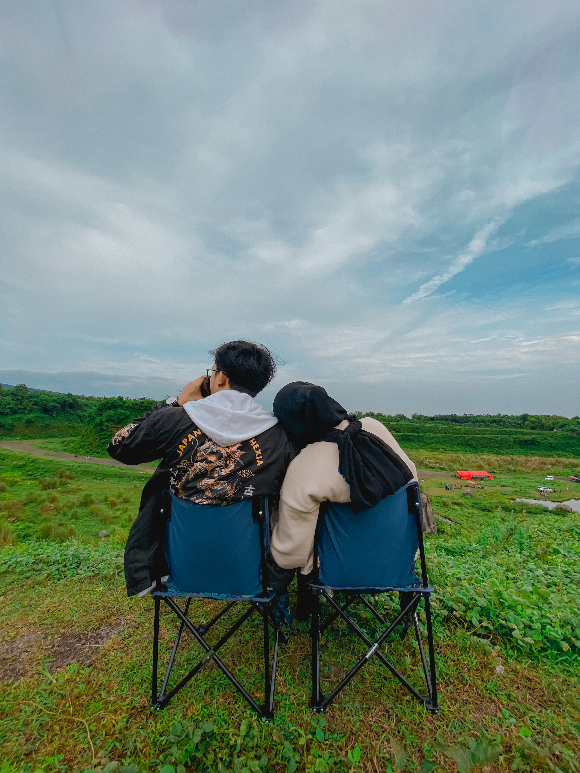 gray computer monitor