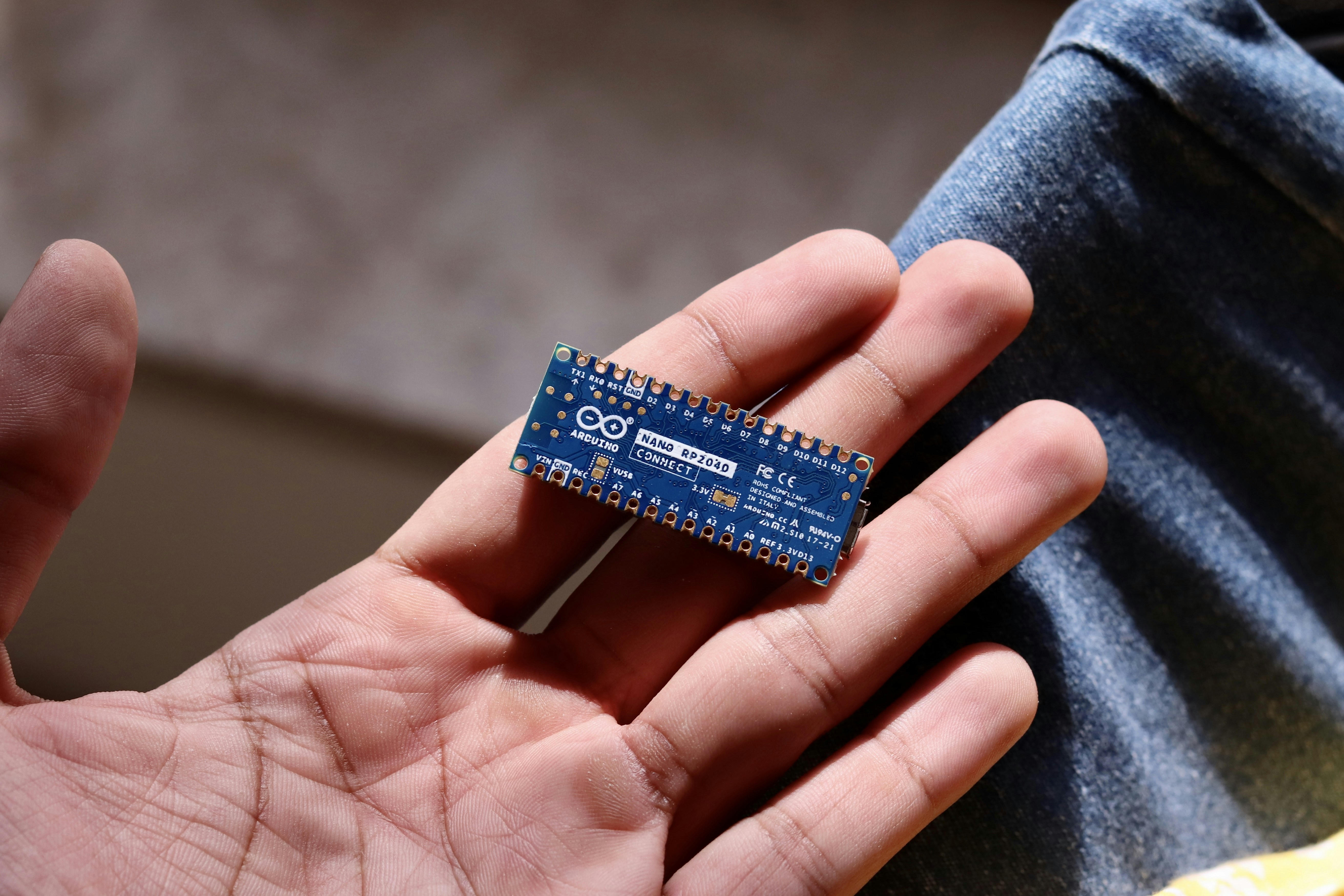 Microcontroller and embedded hardware development board