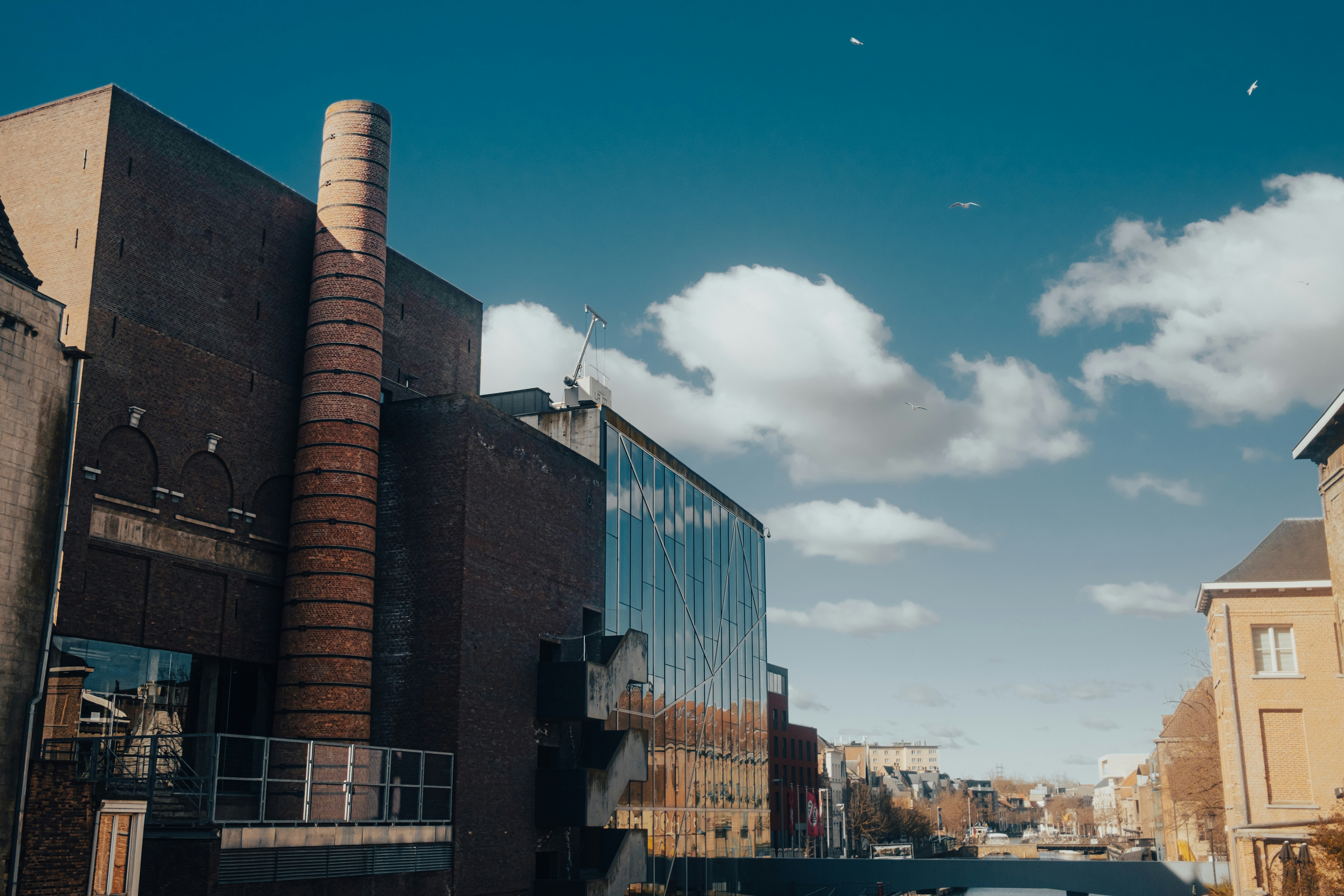 Photo by lorenzohamers