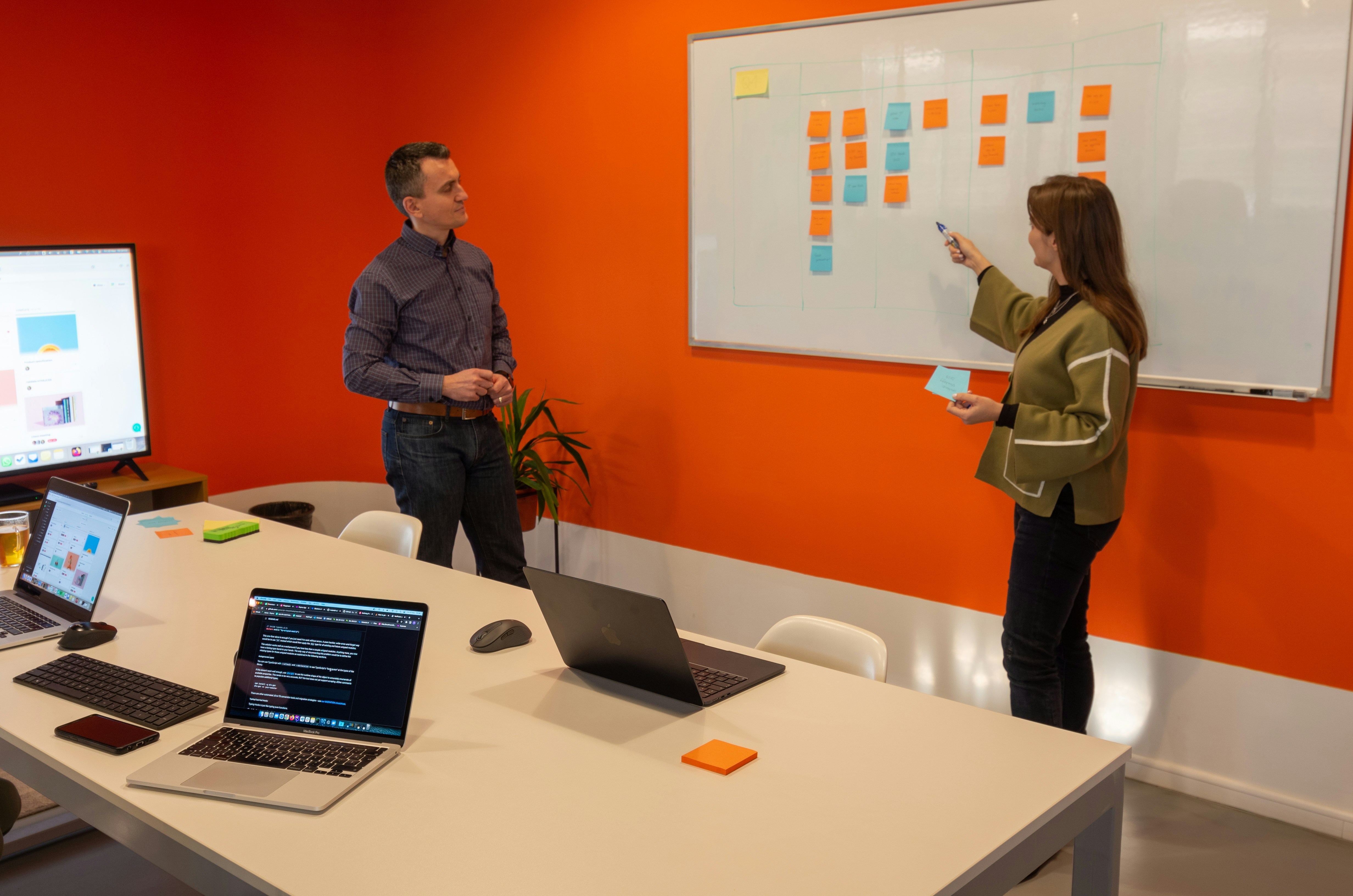 Data Scientist Presenting Insights to a Team