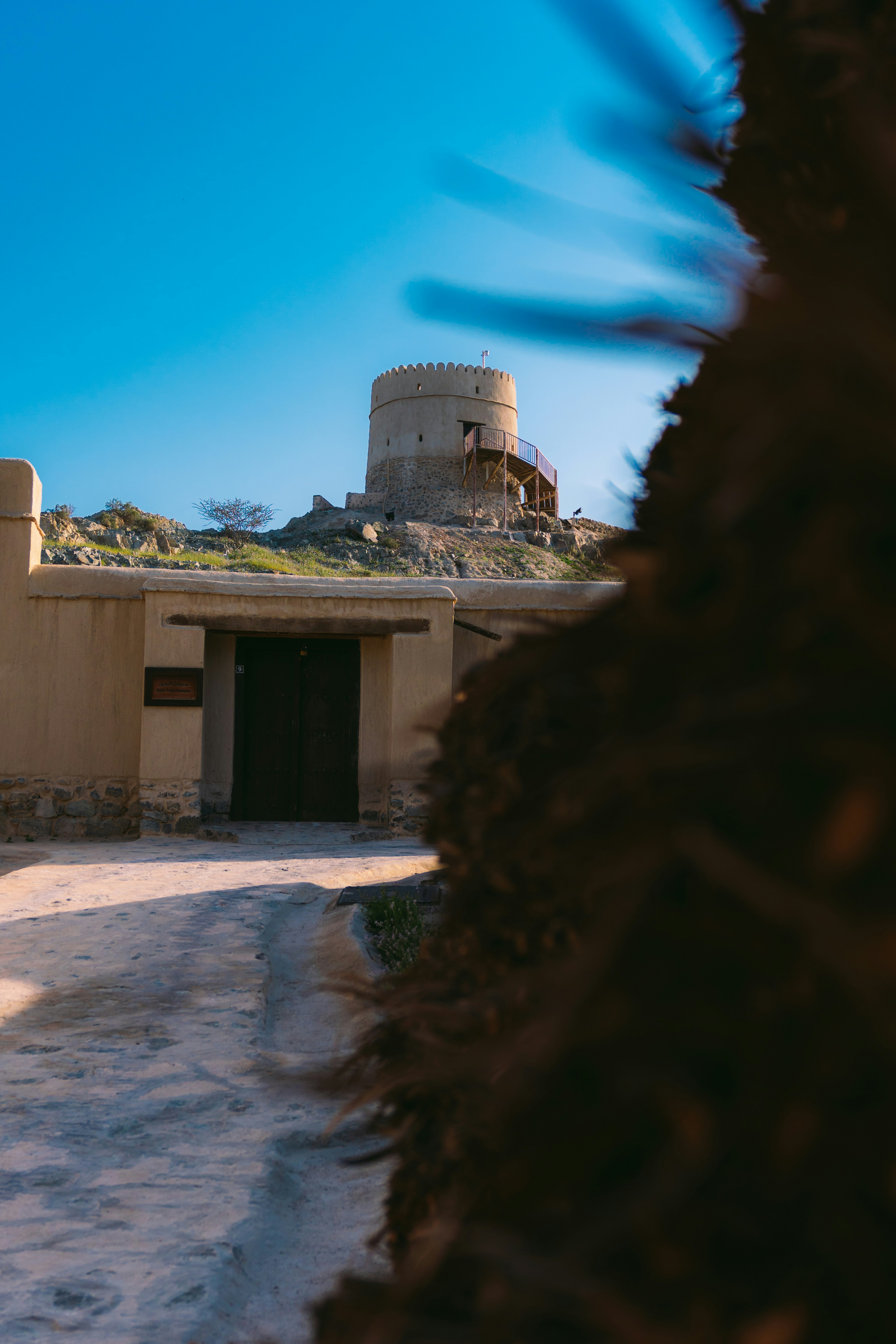 A building with a tower on top of it photo – Free Hatta - dubai ...