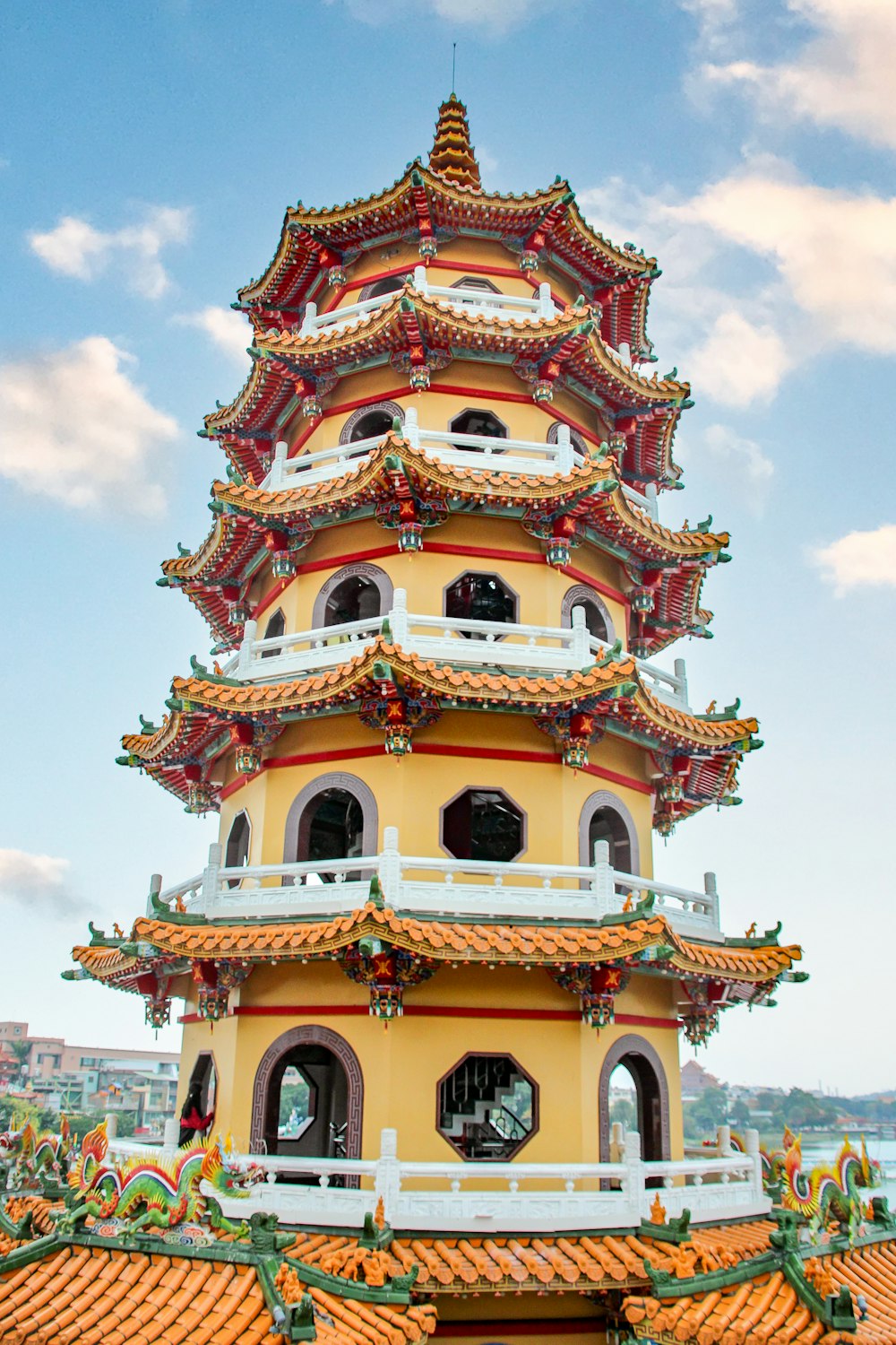 Pagoda Della Tigre Del Drago Di Kaohsiung Immagini Scarica immagini