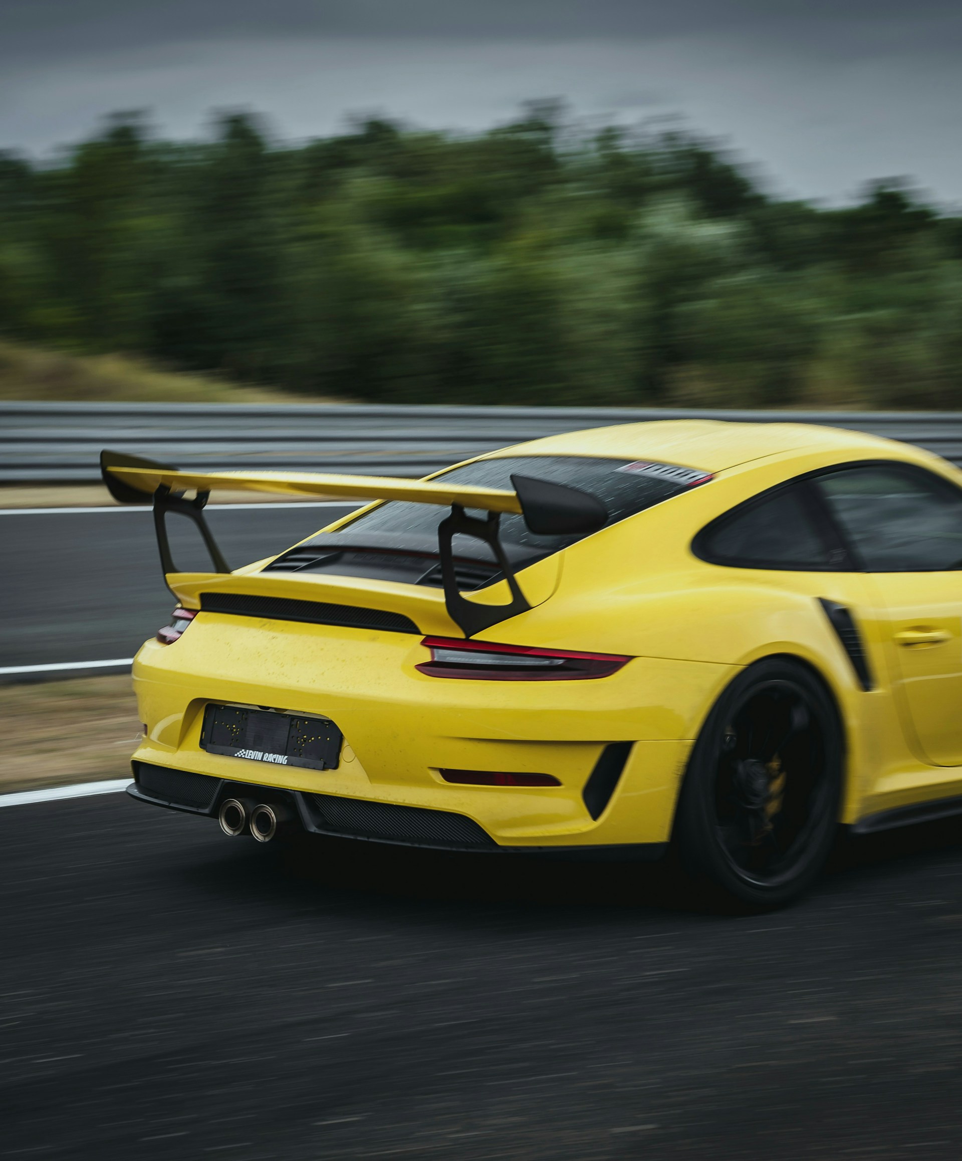 gray computer monitor