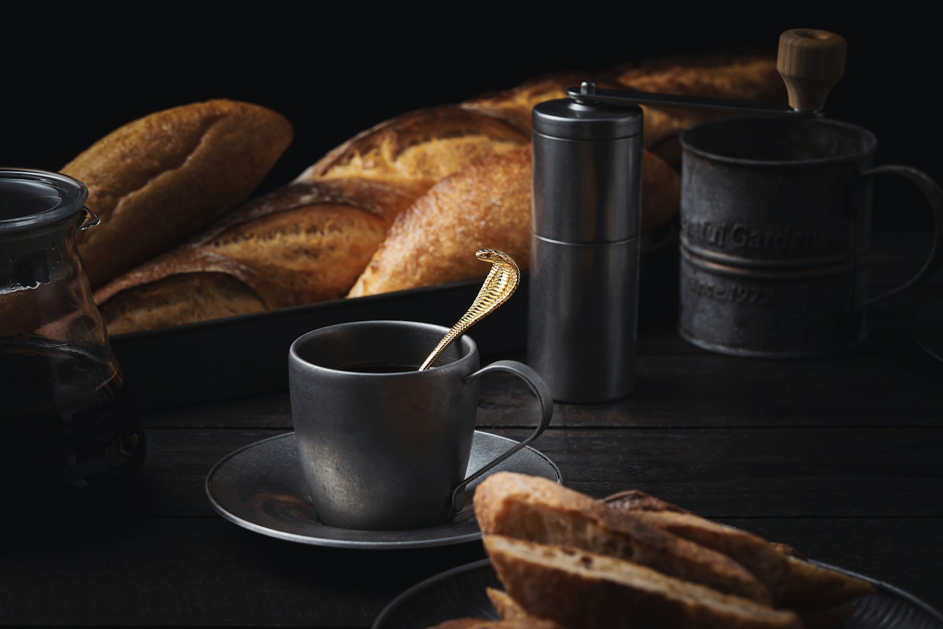 black and white bed linen