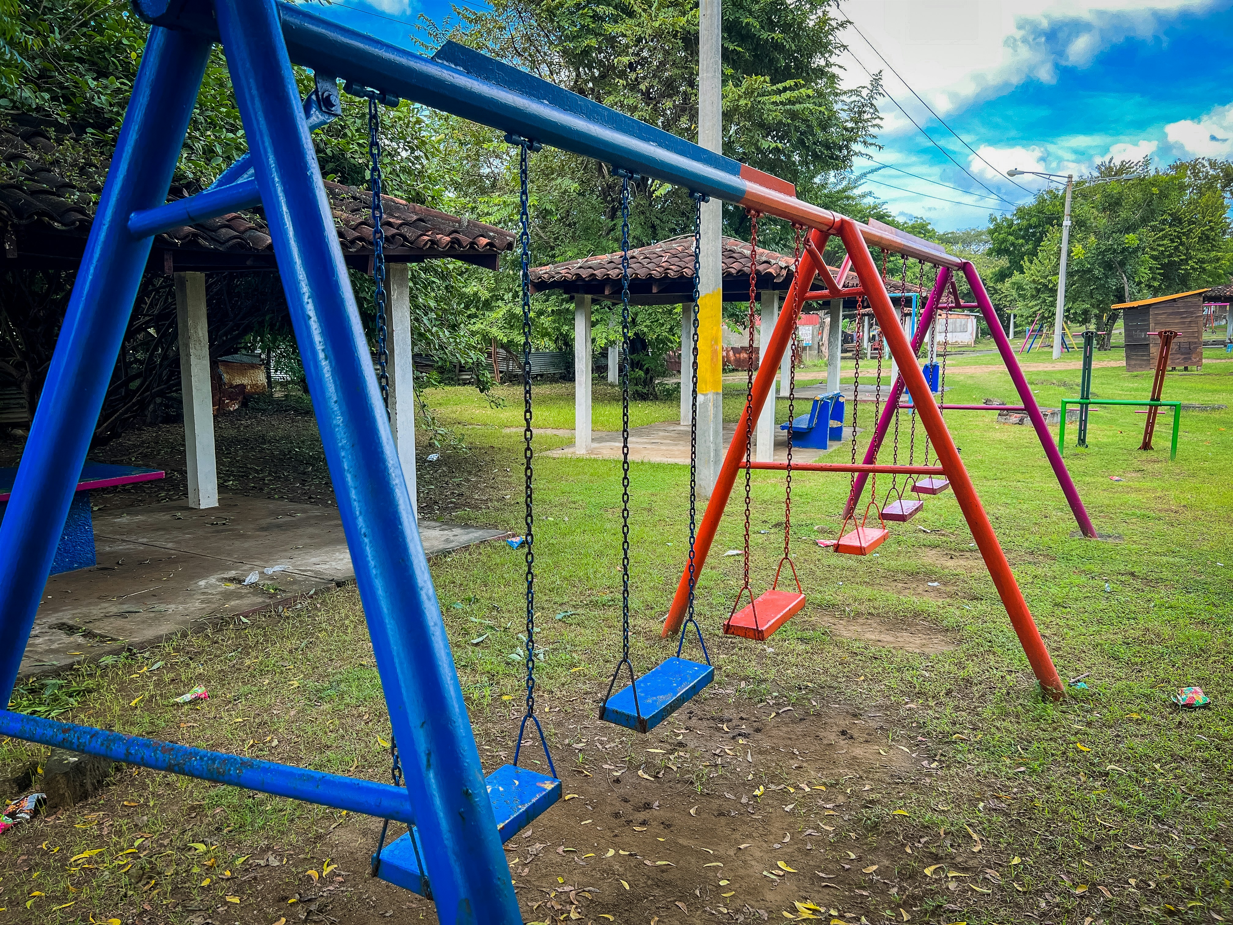 أرجوحة حديقة للأطفال