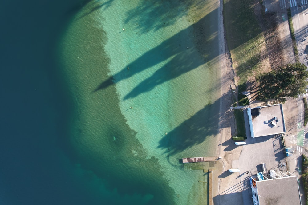 a bird's eye view of a body of water