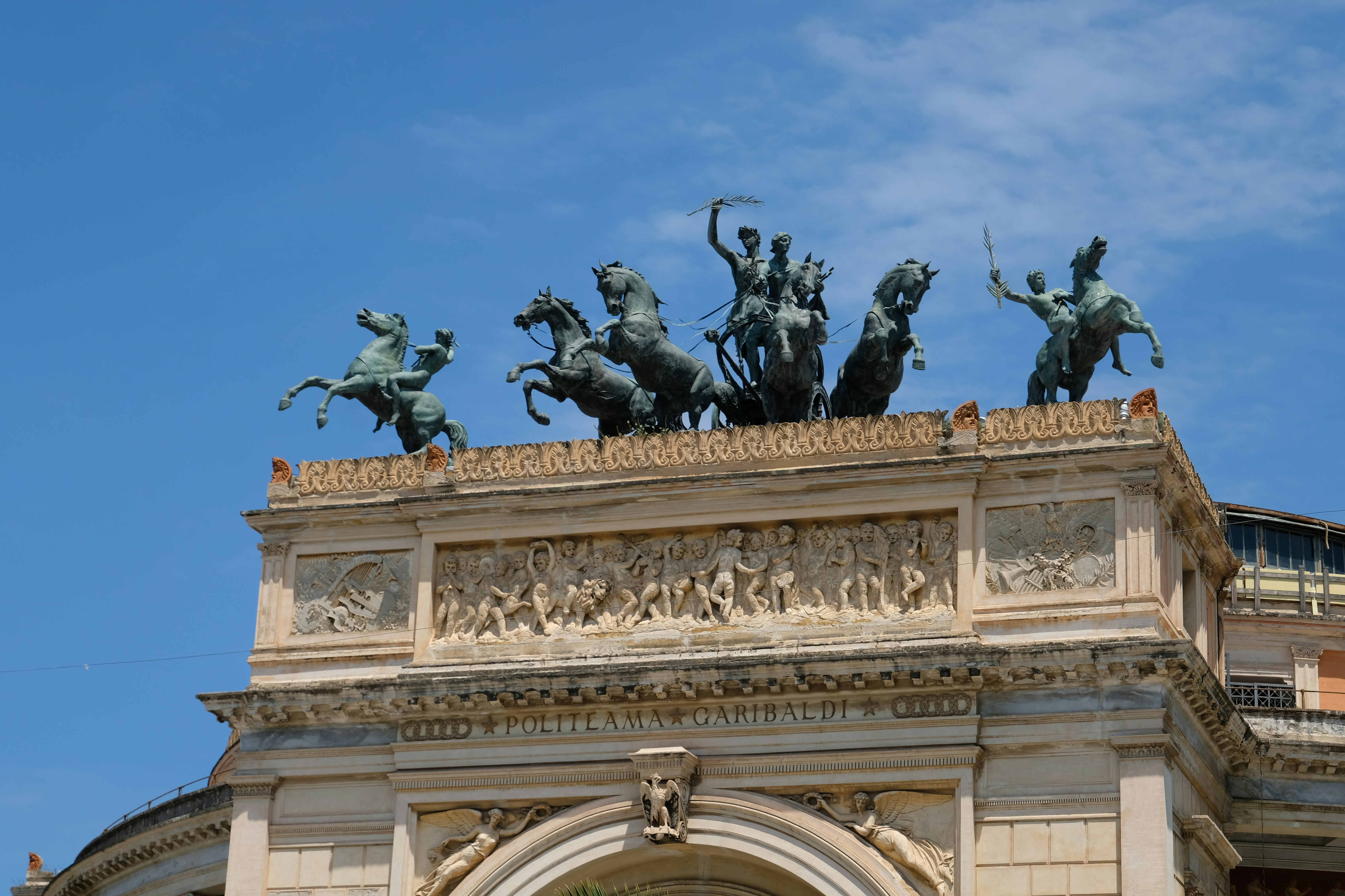 Photo by octoberfalling