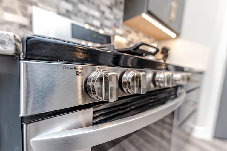 Professional-style range and oven in a Reston, VA kitchen