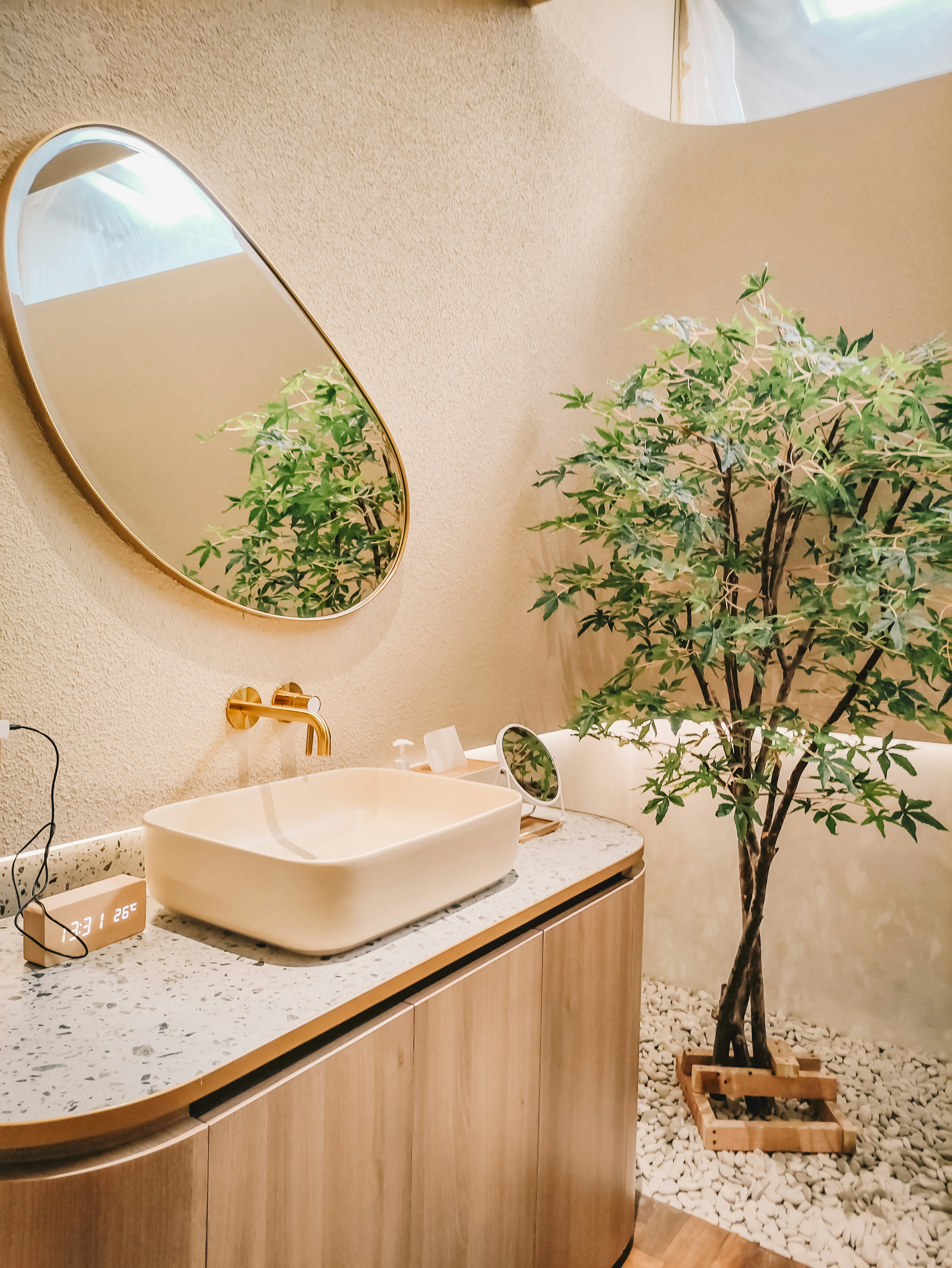 Sleek Oval Sink