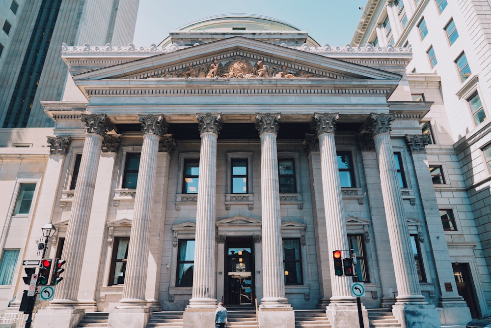 a large building with columns on the front of it