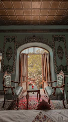 Simple yet elegant decor featuring local crafts in the Garden View room.