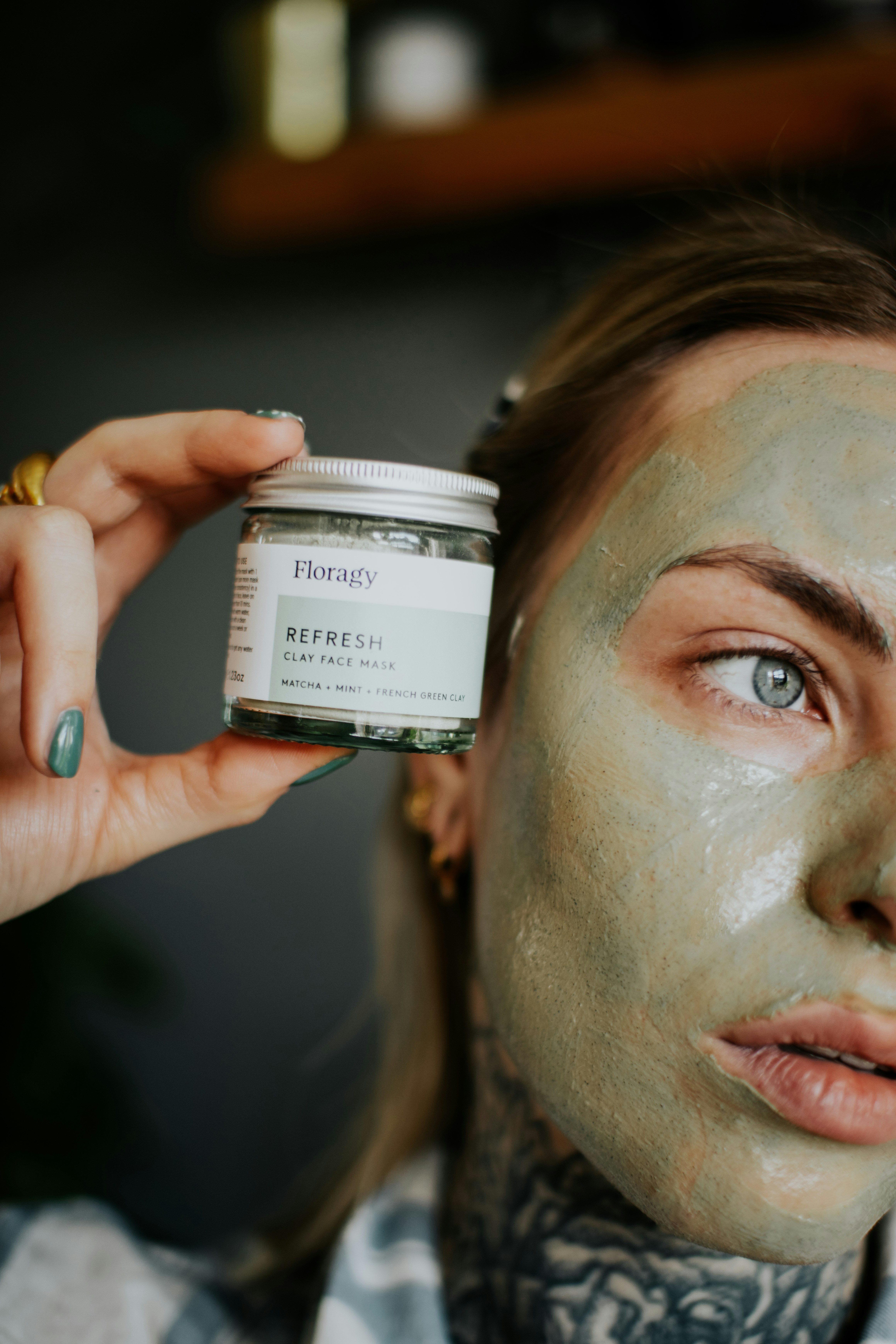 clay mask aesthetic, wallpaper, White vs Red Clay Masks: Which Is Right For You? 4