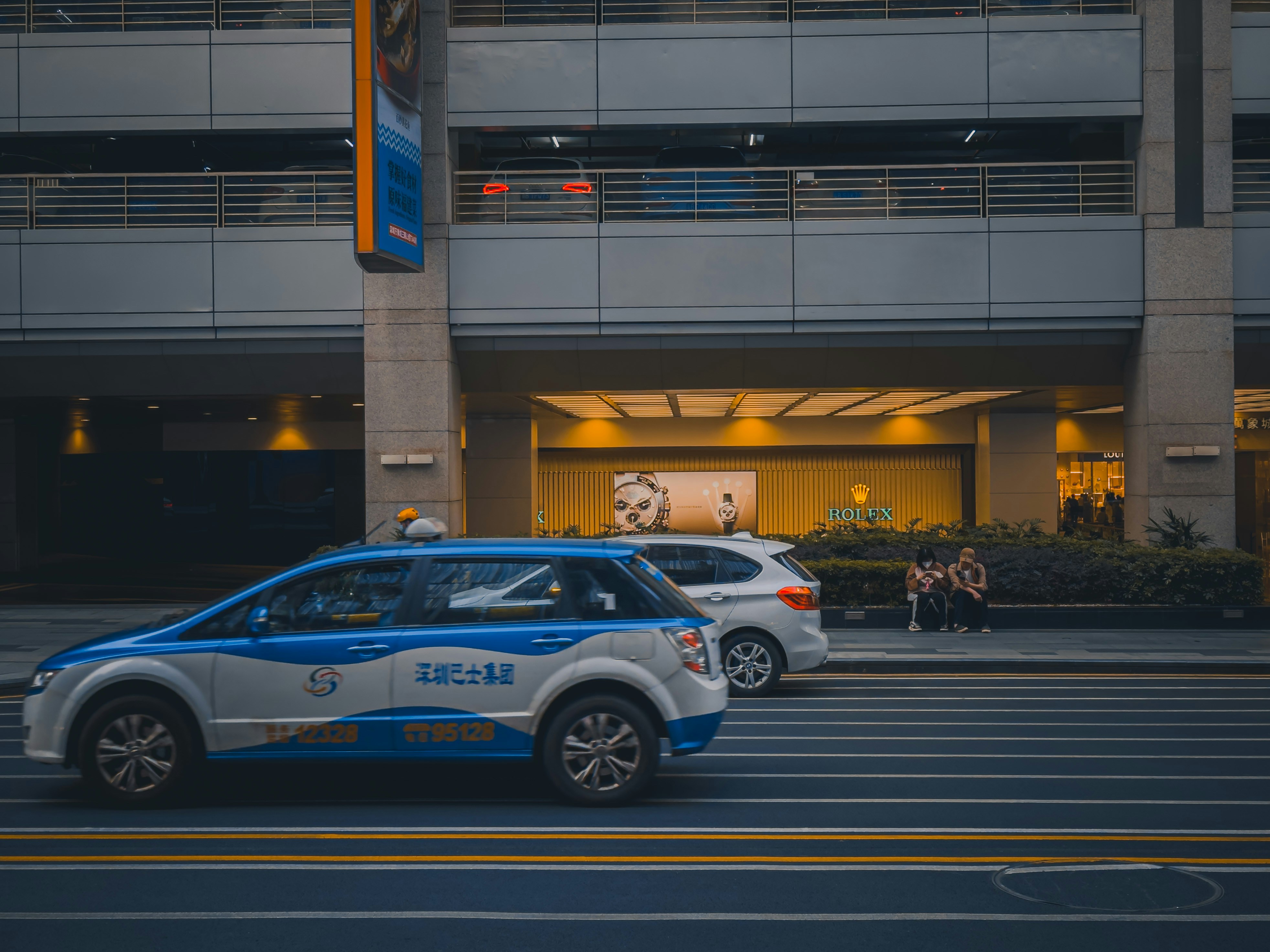 Panne de robotaxis en Chine : des passagers bloqués sur les autoroutes