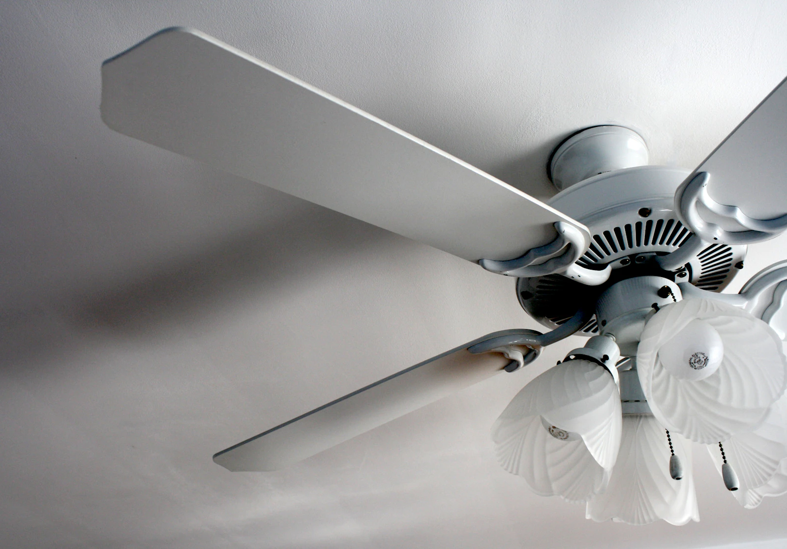 Smart Ceiling Fans and Fan Controllers: Staying Cool in Malaysia for Less
