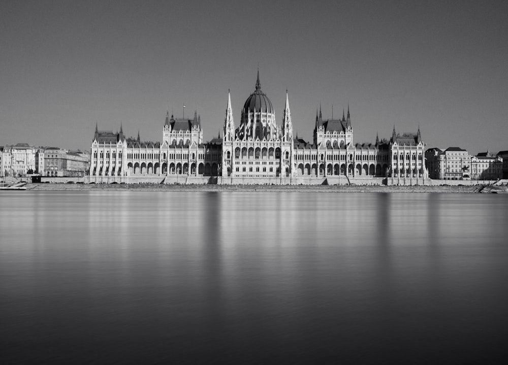 a black and white photo of a large building