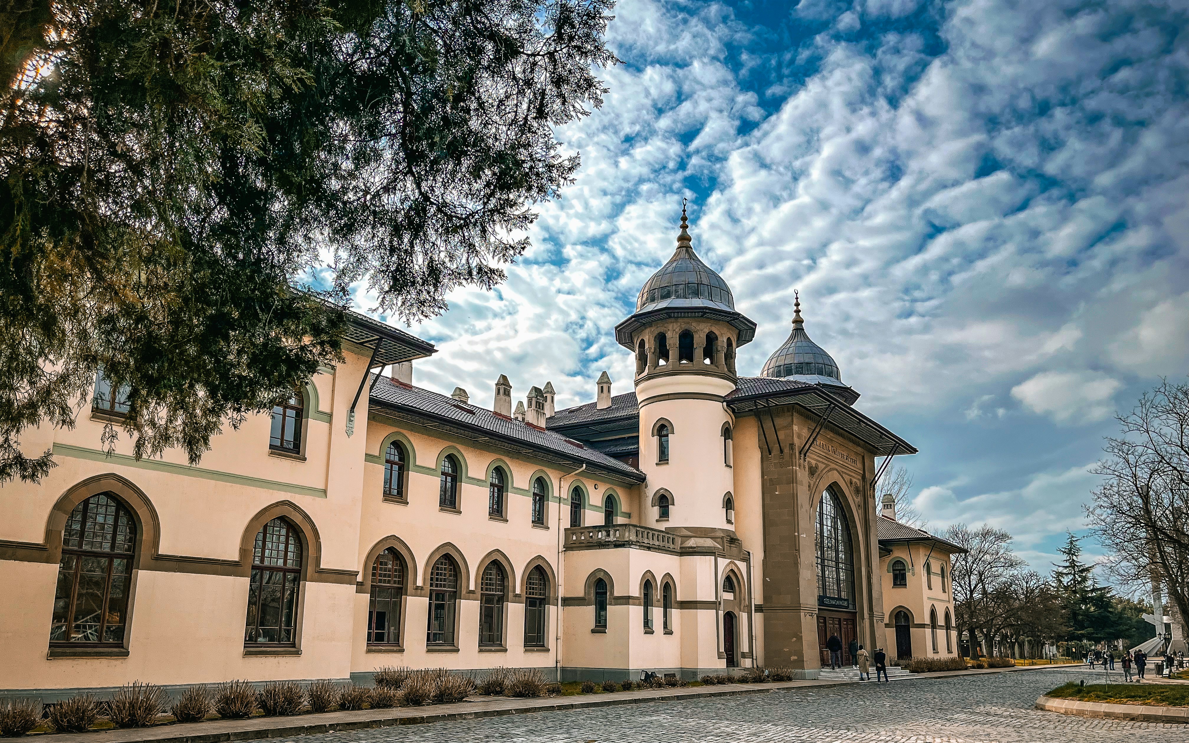 Photo by irfansimsar