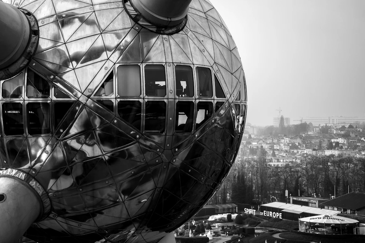 Black and white photo of a futuristic building - Atomium Brussels