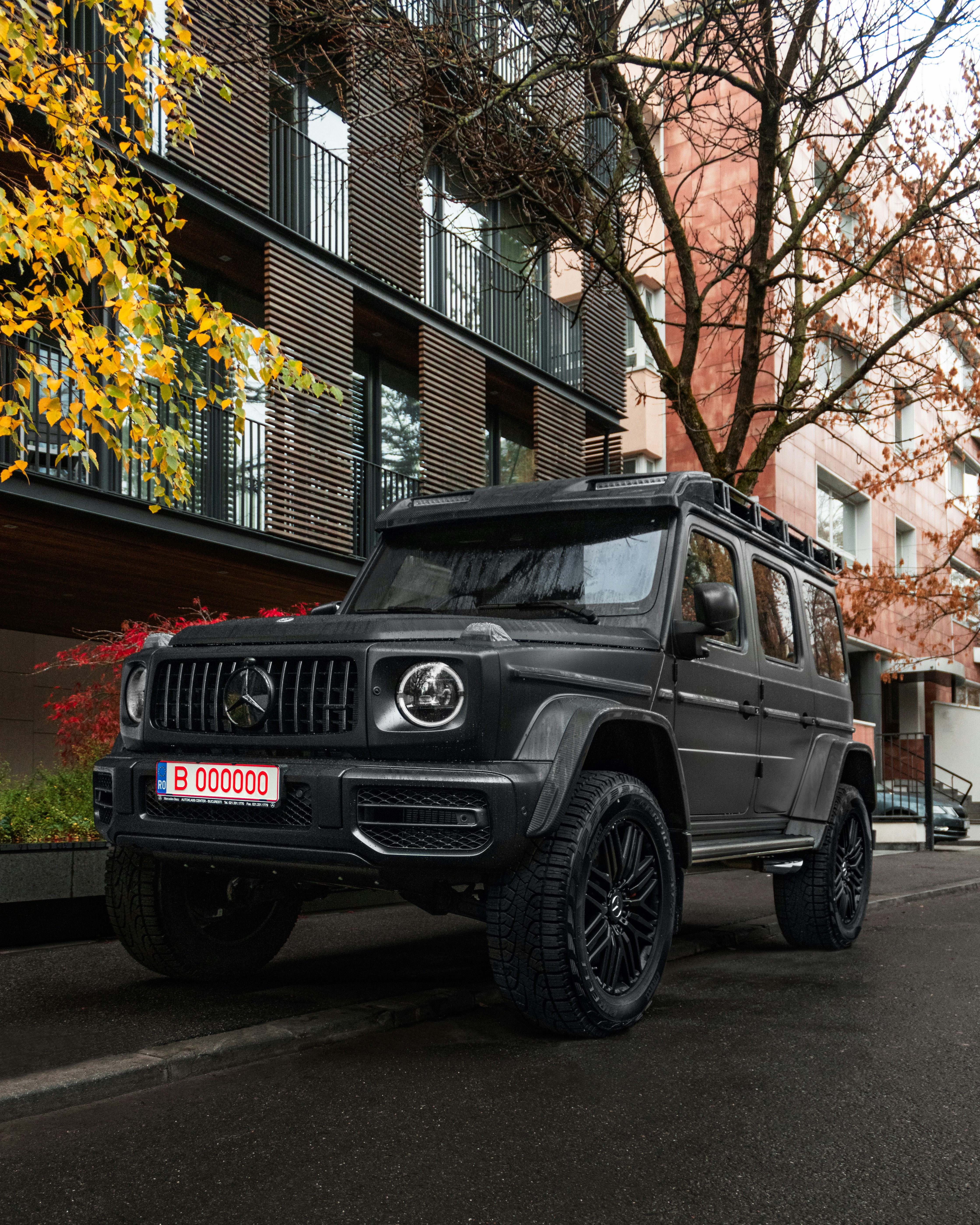 Un Mercedes Benz Benz Negro Benz
