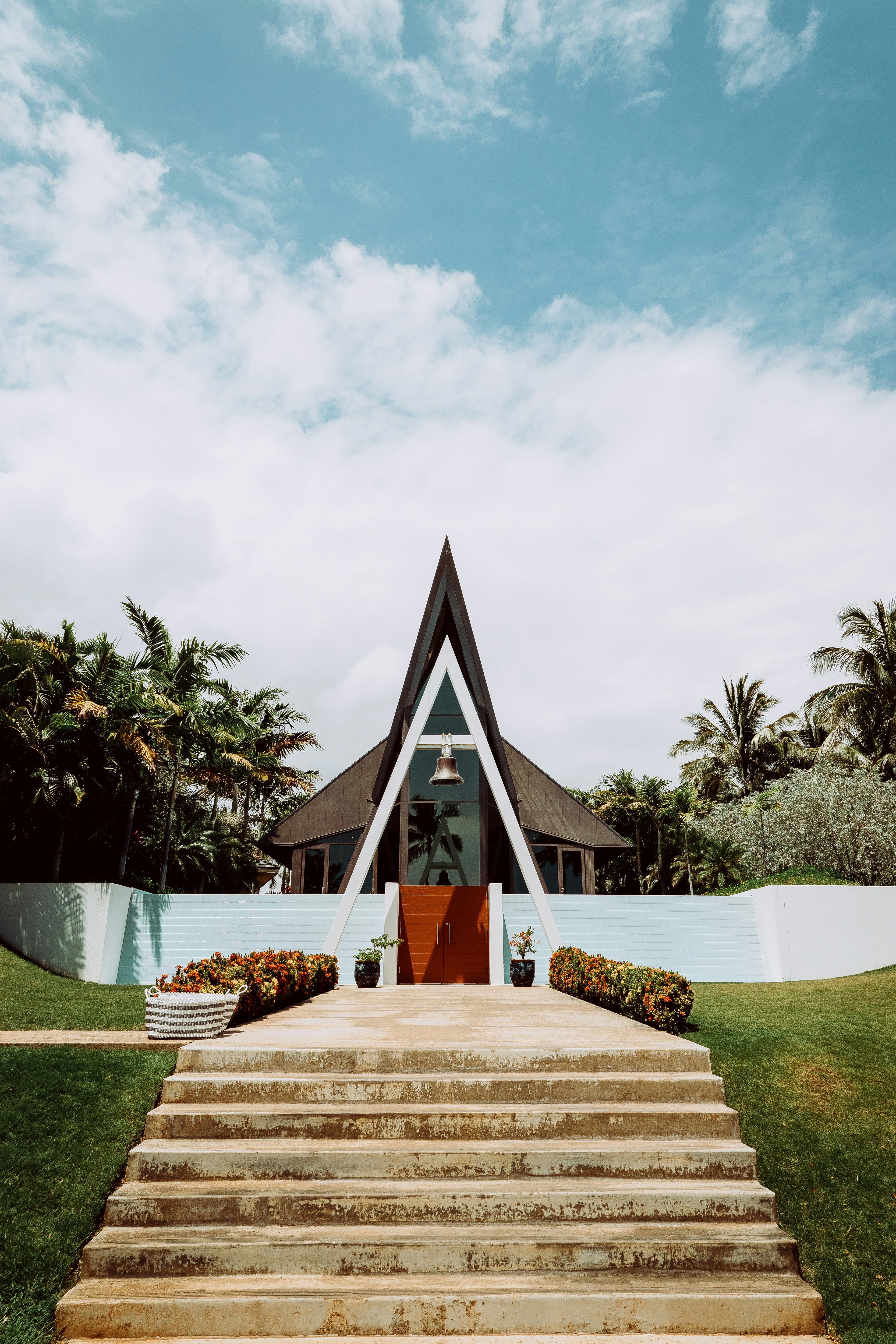black and white bed linen
