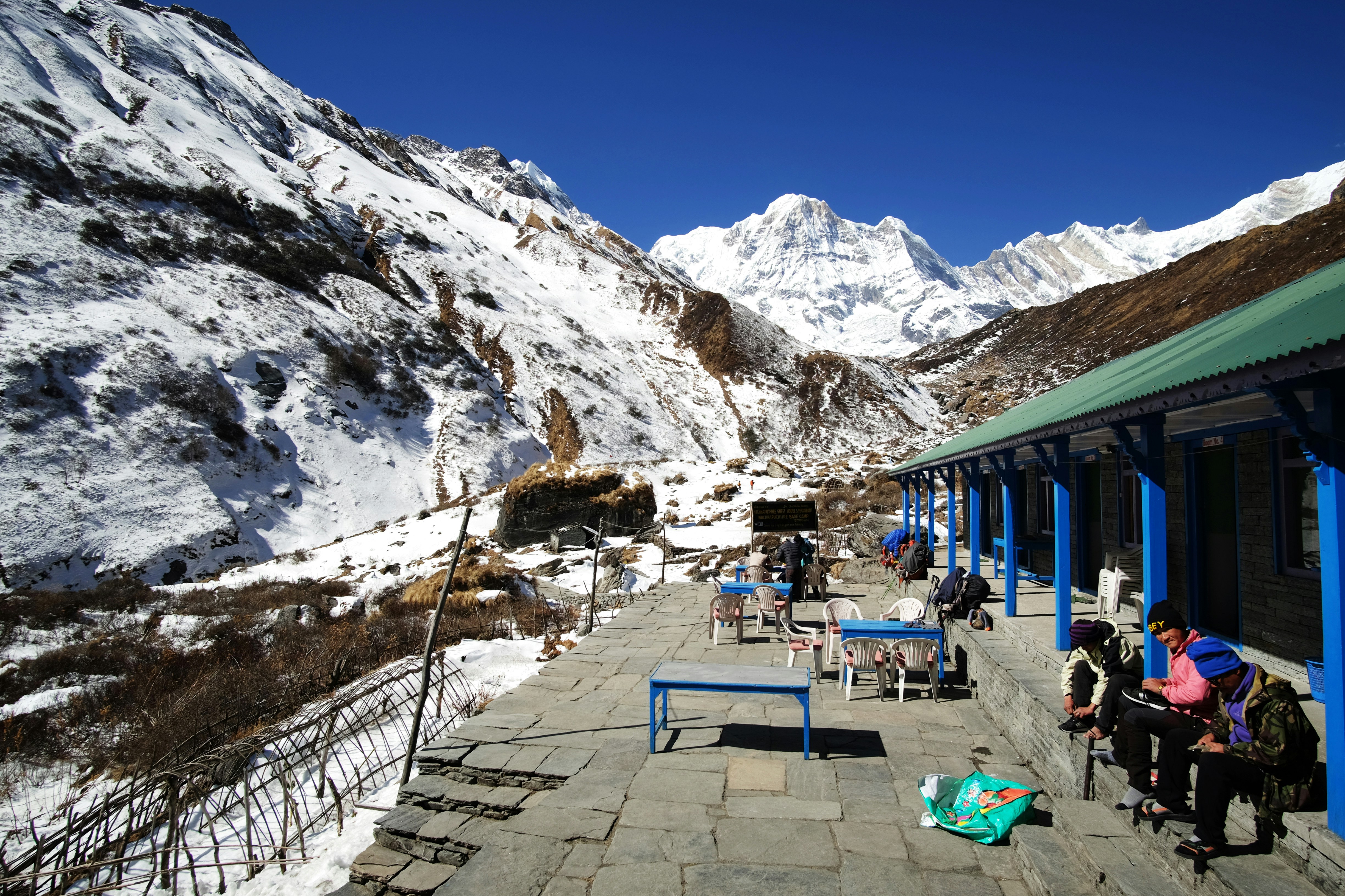 Trek from Deurali to Annapurna Base Camp (4,130 m / 13,550 ft) via Machhapuchhre Base Camp (3,700 m / 12,139 ft)