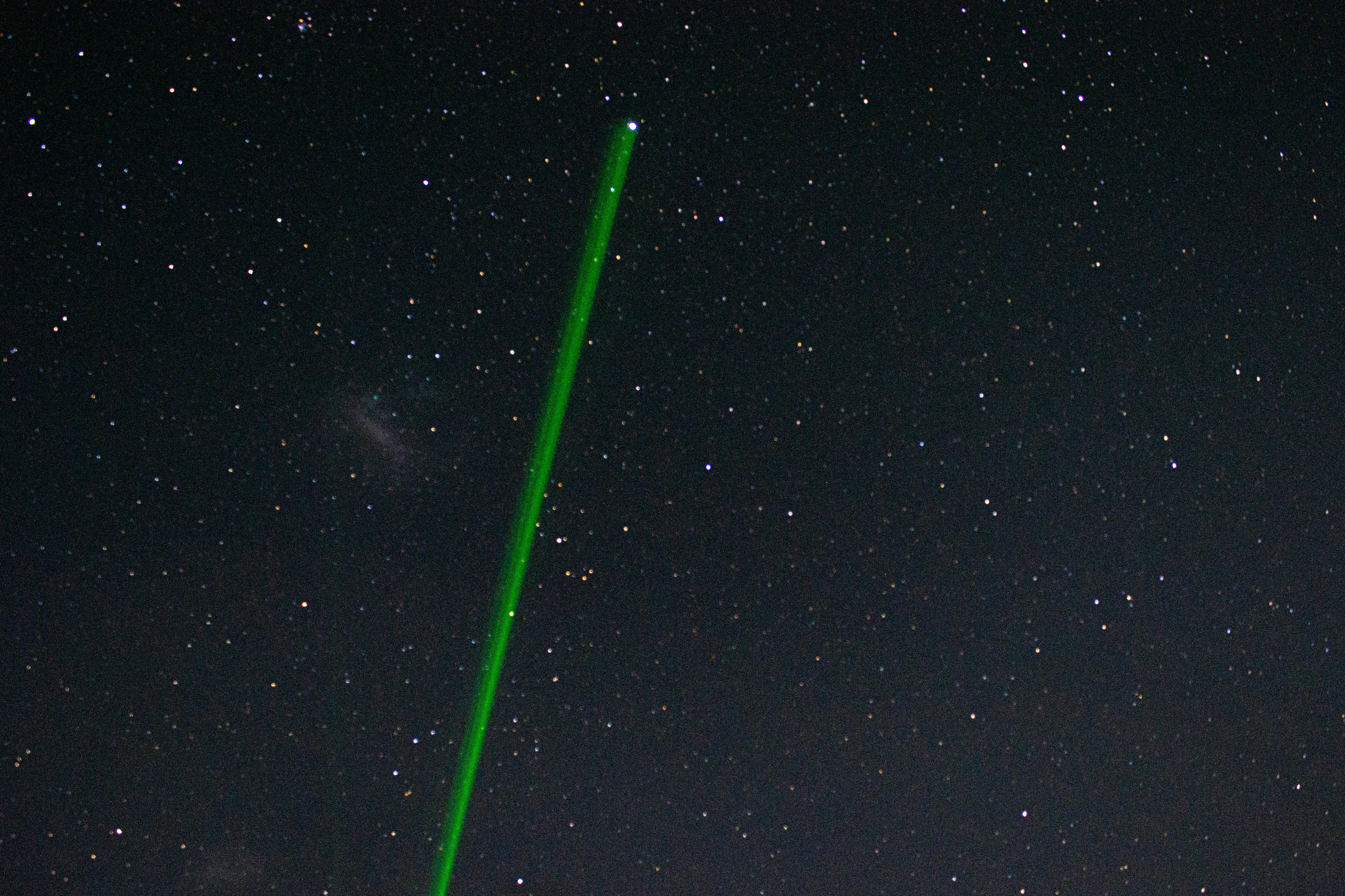 LASER: Factorización SVD de Activación de Bajo Rango para Recursividad Eficiente