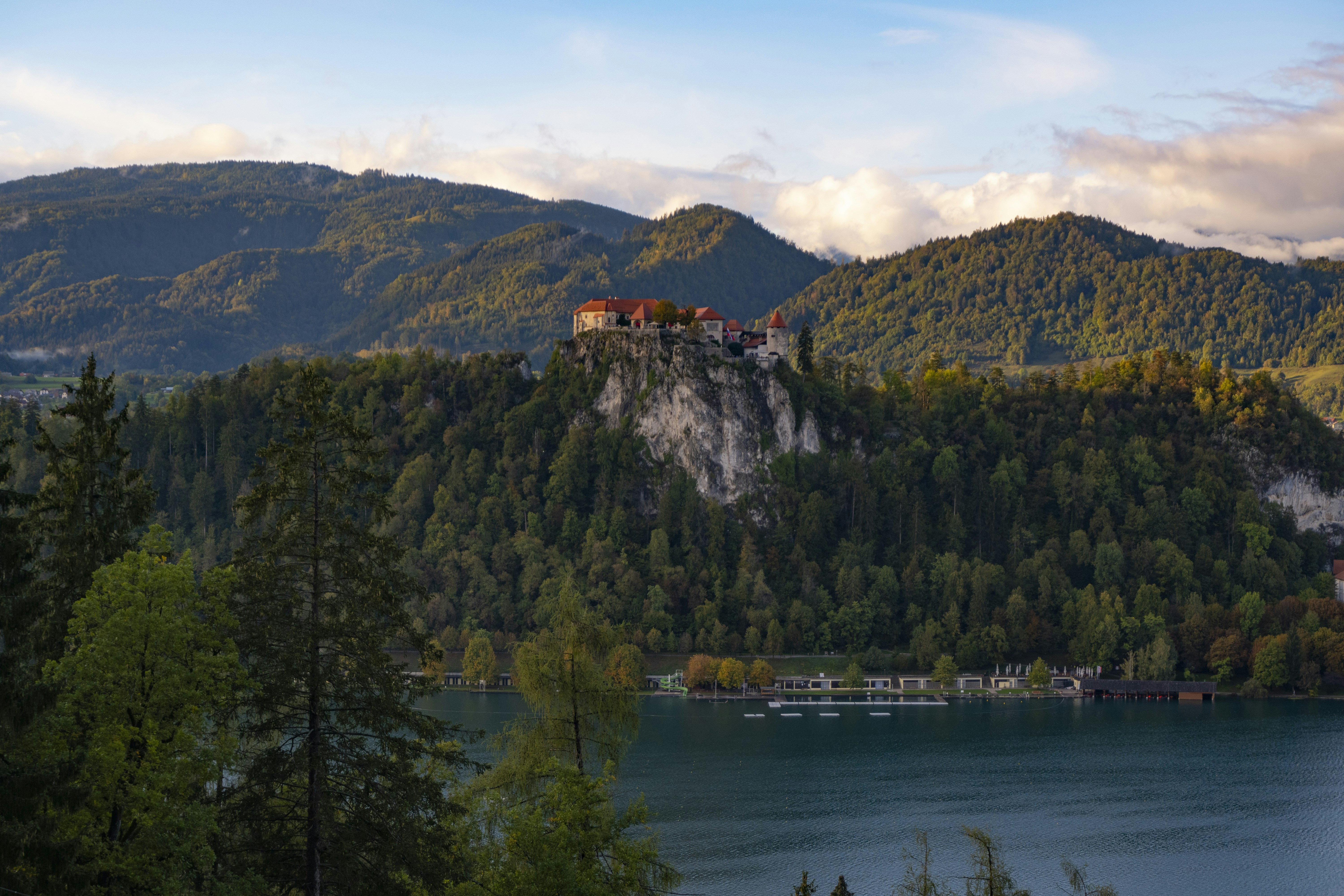 Stay online in the Slovenia with a prepaid eSIM from eSIMlii. Instant activation, no roaming charges, and reliable coverage.