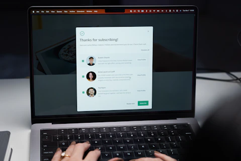 Screenshot of a genuine Microsoft product key confirmation email.