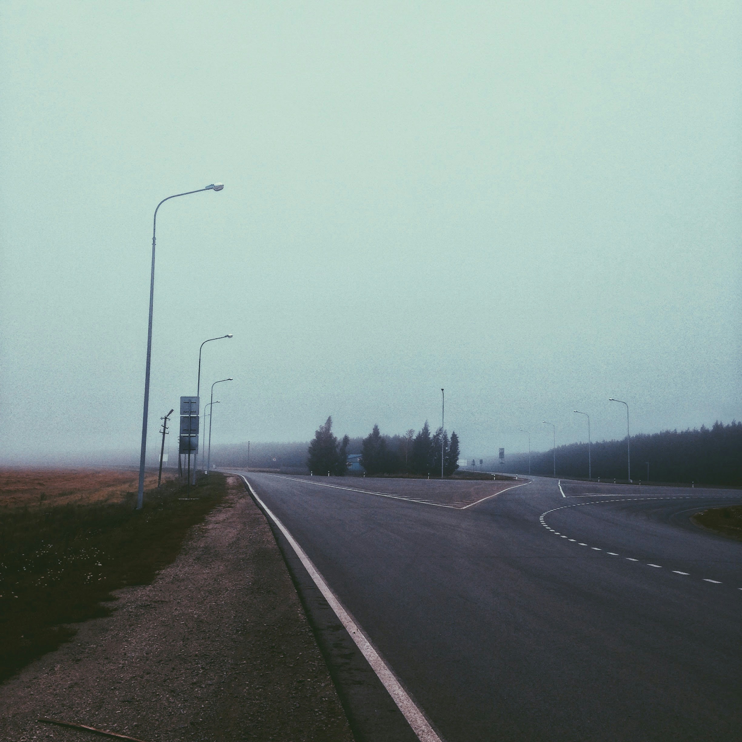 photo-1678270661614-e9ef5e0ec52b?ixid=M3