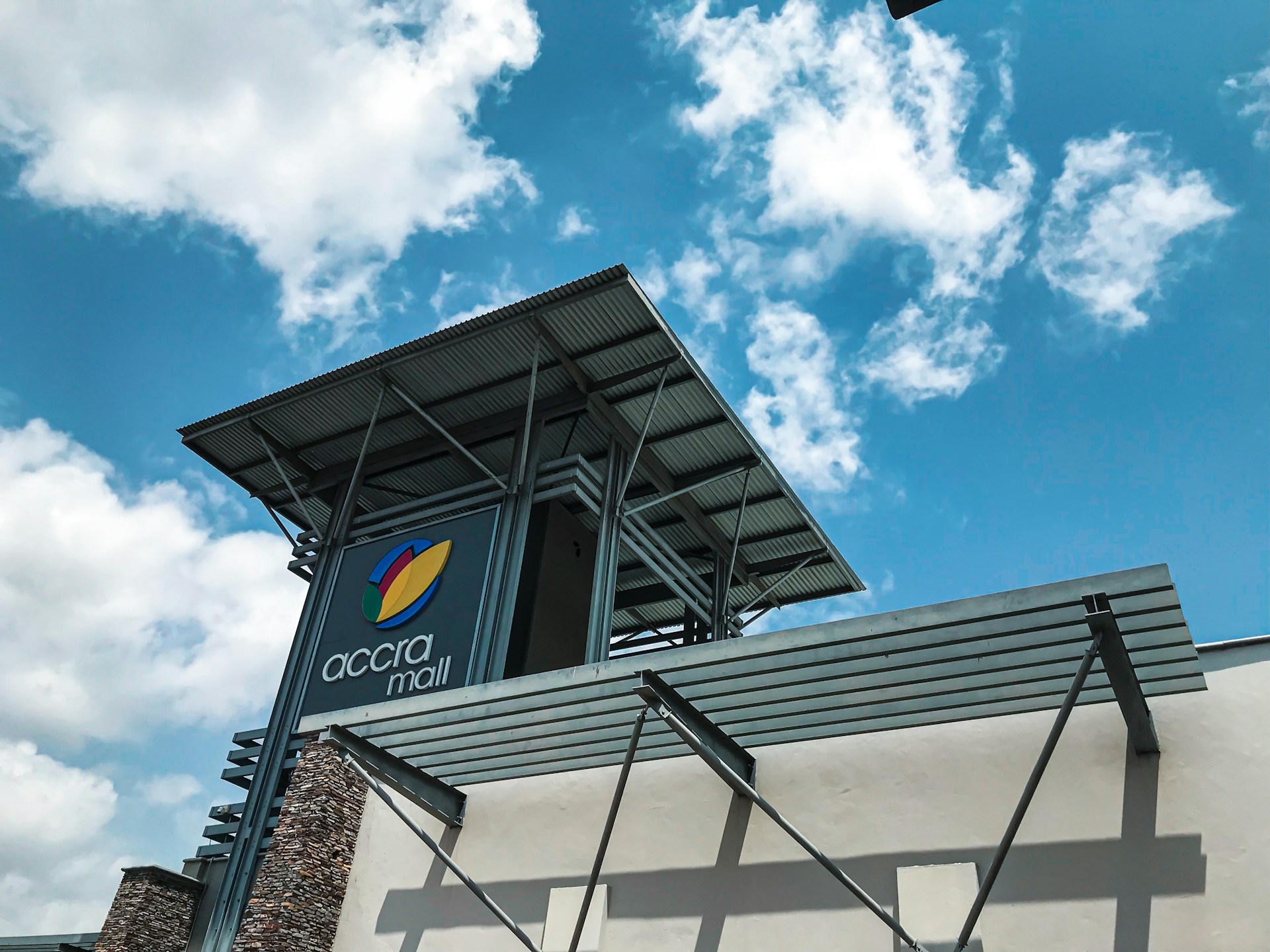 gray computer monitor