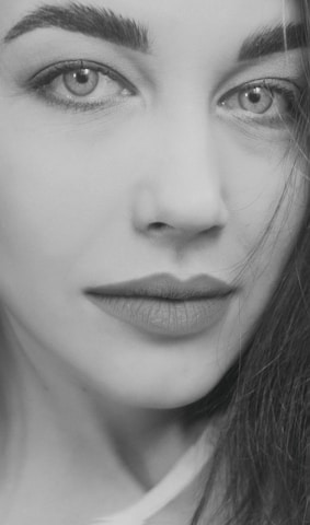 Close-up of a luxurious AI-generated portrait with rich textures and refined details.