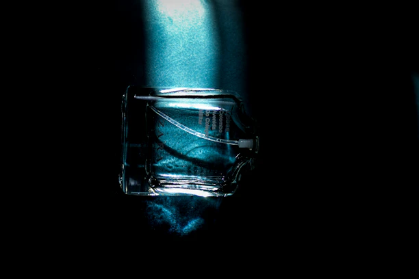 Professional photo of the Be Clean degreaser bottle with dynamic lighting and subtle 3D effect.