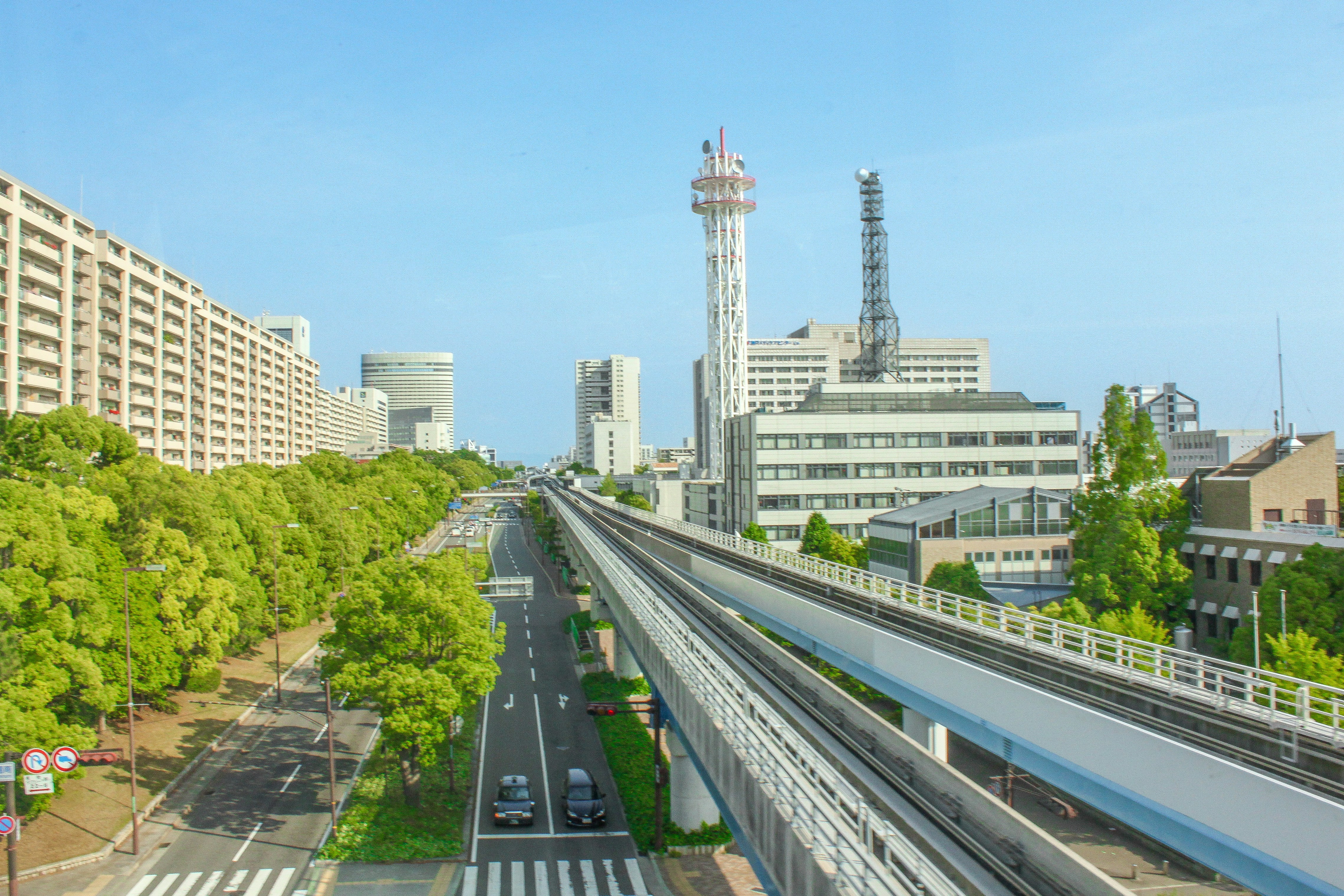 vue d'une ville depuis un point de vue élevé