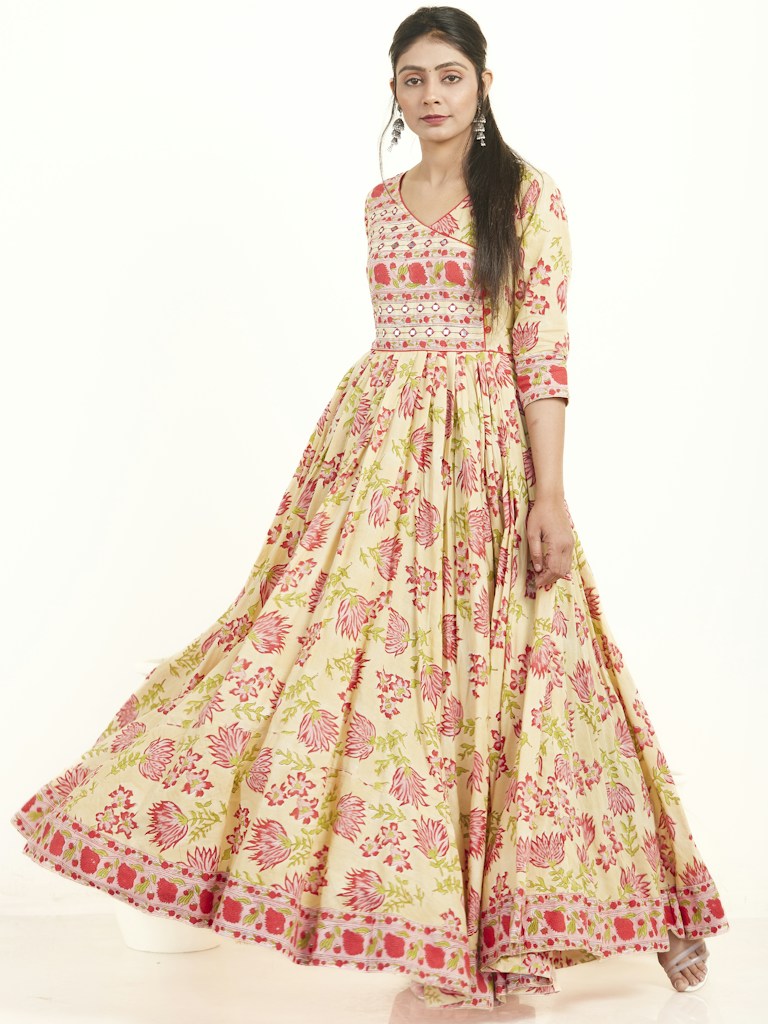 Blumenleichtes Sommerkleid
