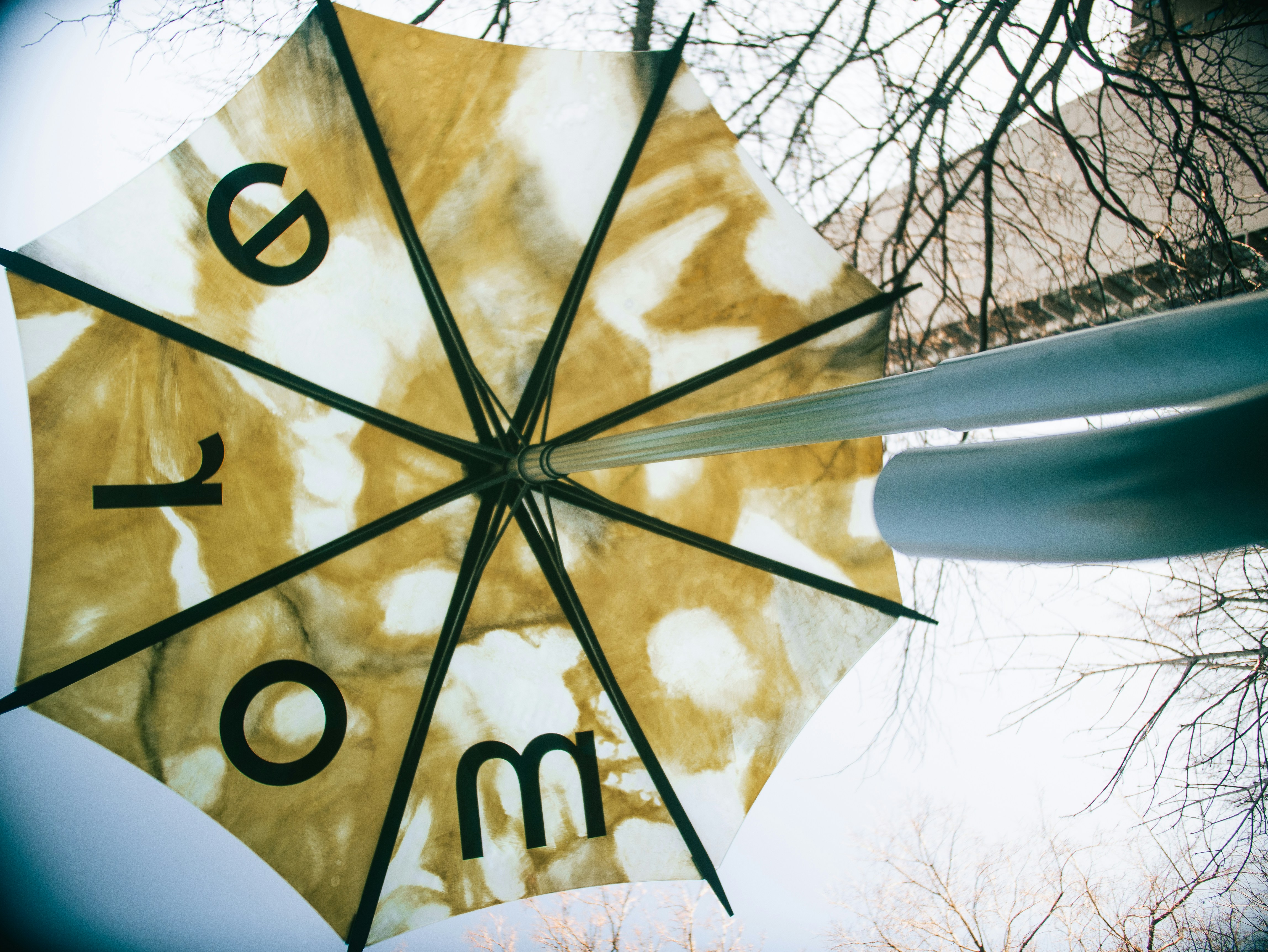 8 Seasonal Outdoor Metal Sign Designs for Year-Round Style