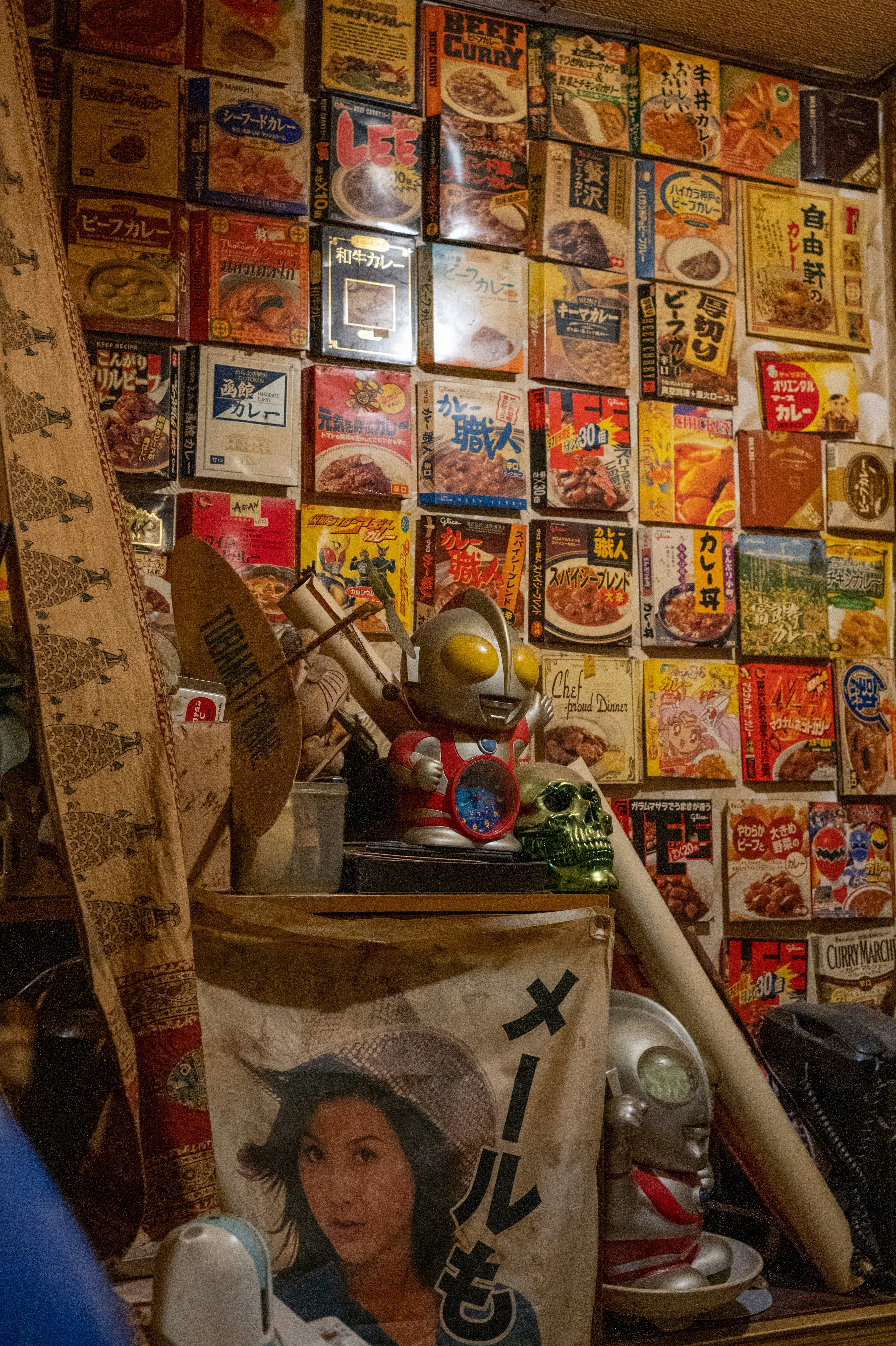 a room filled with lots of different types of items