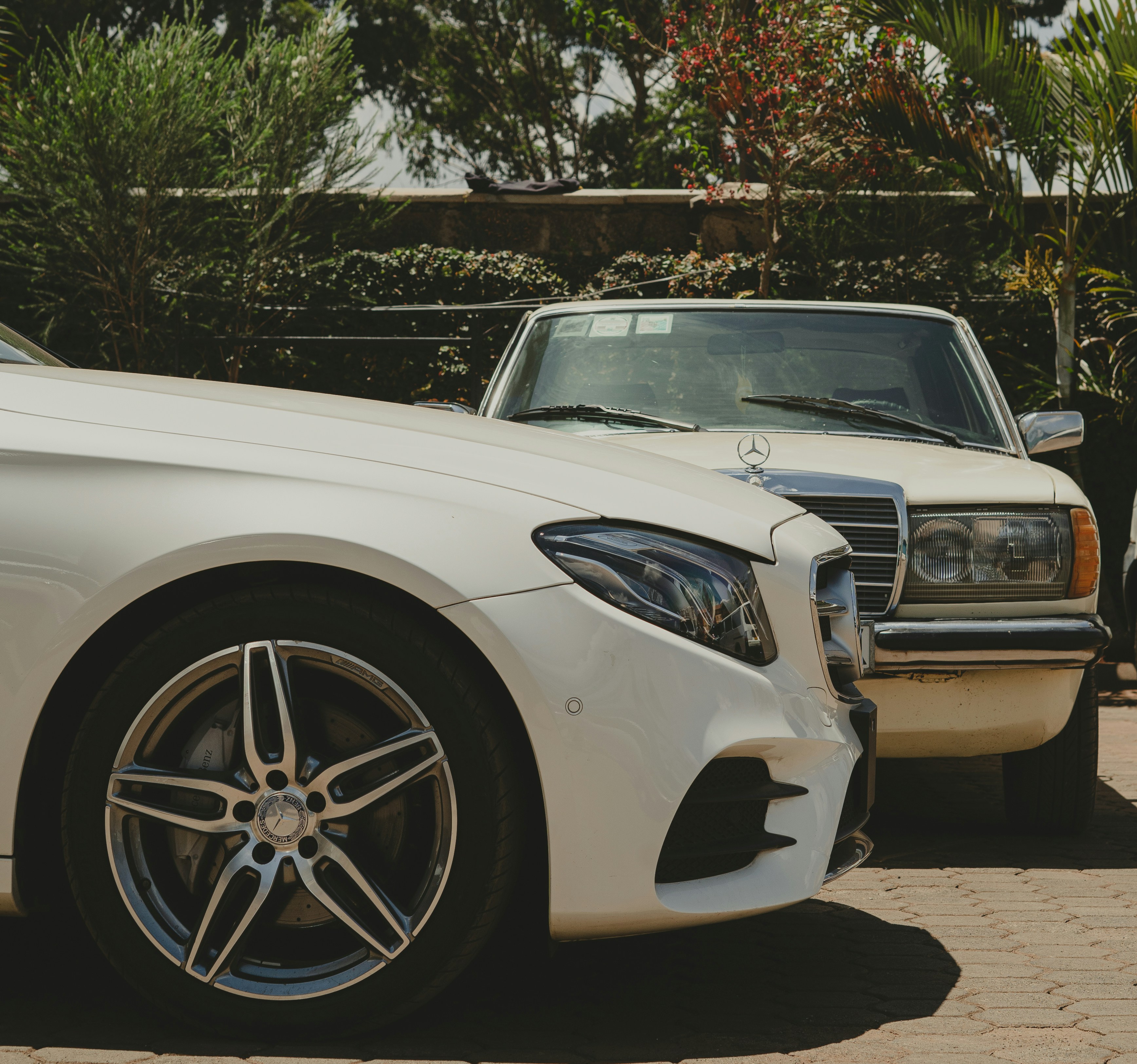 um branco mercedes benz benz benz benz benz benz benz benz benz benz benz benz benz benz benz benz