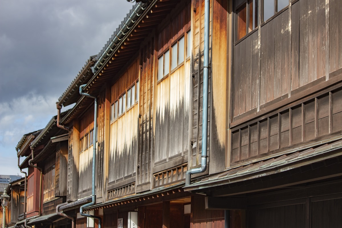 Nagamachi samurai district narrow lanes earthen walls Kanazawa
