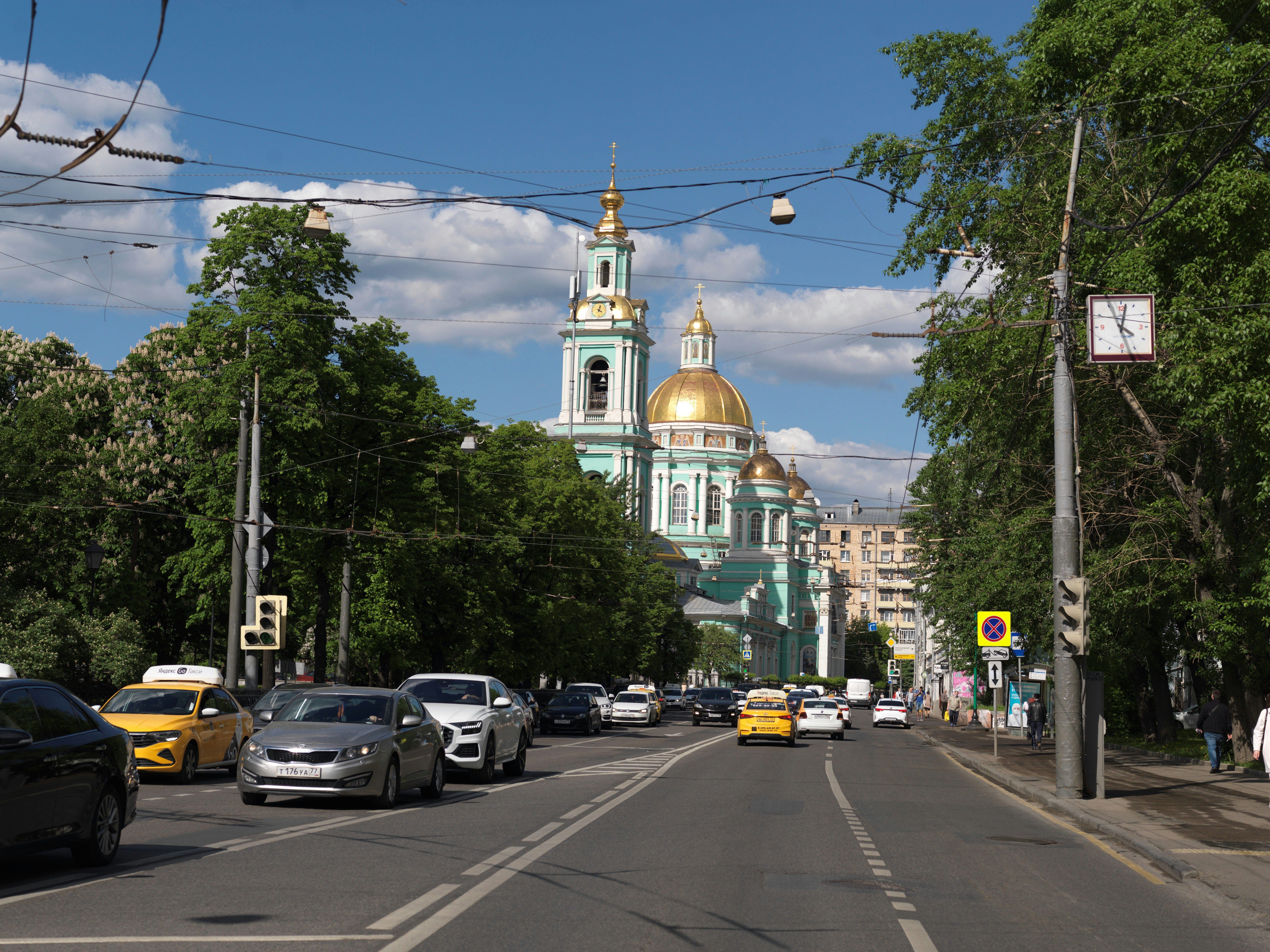 #misura_photos #misuraphotos https://www.youtube.com/user/Moscowartgallery vk.com/scanart From the series #Spiritualcentersofmoscow The Epiphany Cathedral at Yelokhovo, if you like my works, I have more on my profile page - Please check them out! Don't forget to subscribe, press a like button, add my photo to your collections, share it with your friends and download it if you like! See you!