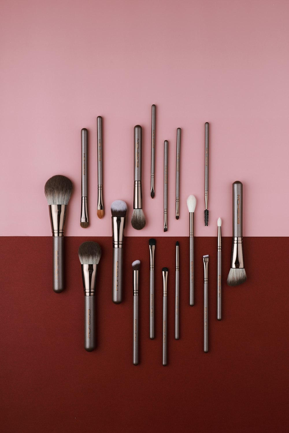 Professional Makeup Brush Set — 12 Piece
