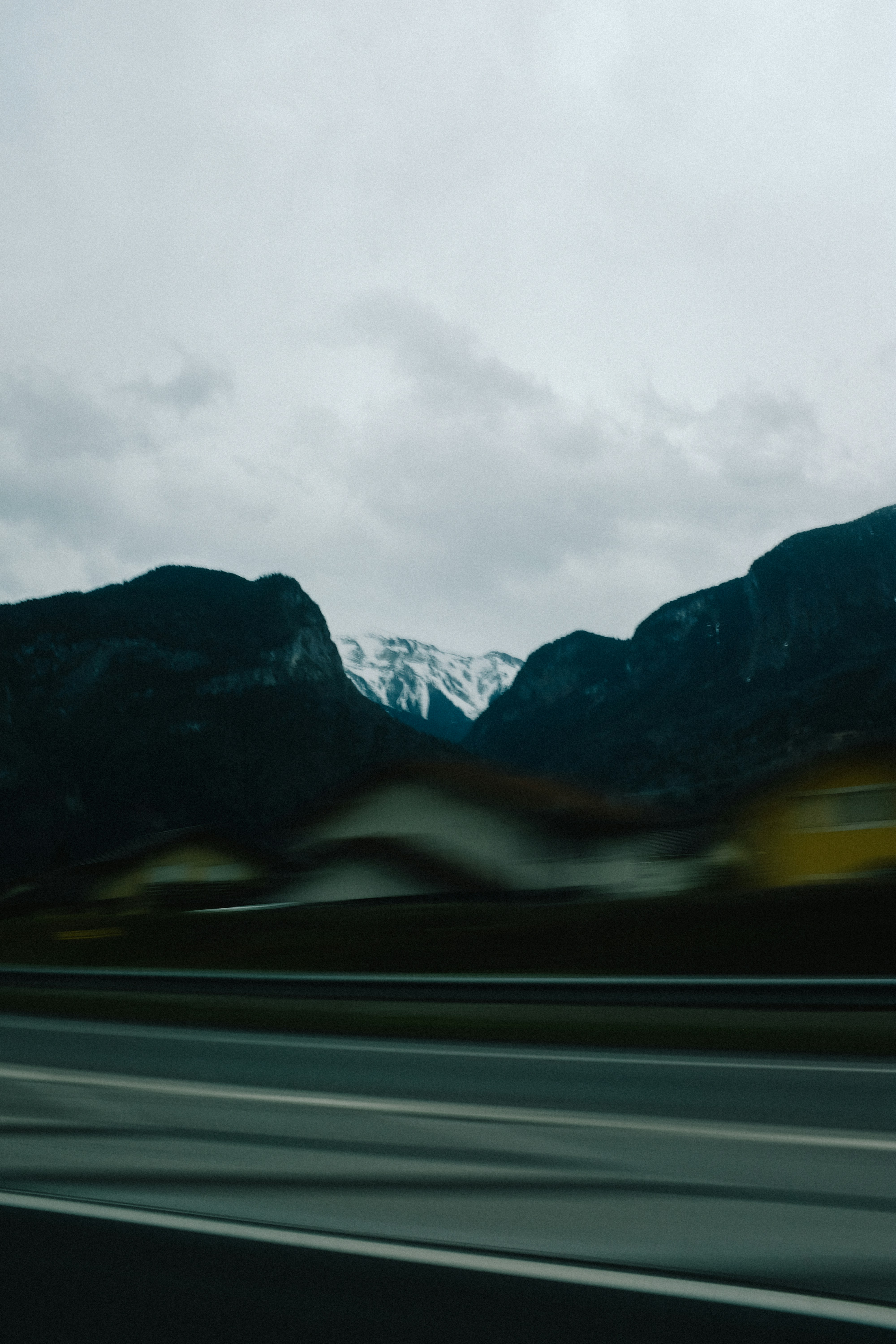 Photo by adrienolichon