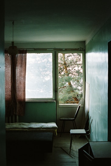 A welcoming image of a therapist's office with calming colors.