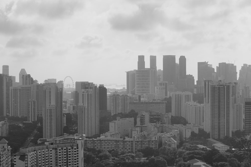 a black and white photo of a city skyline