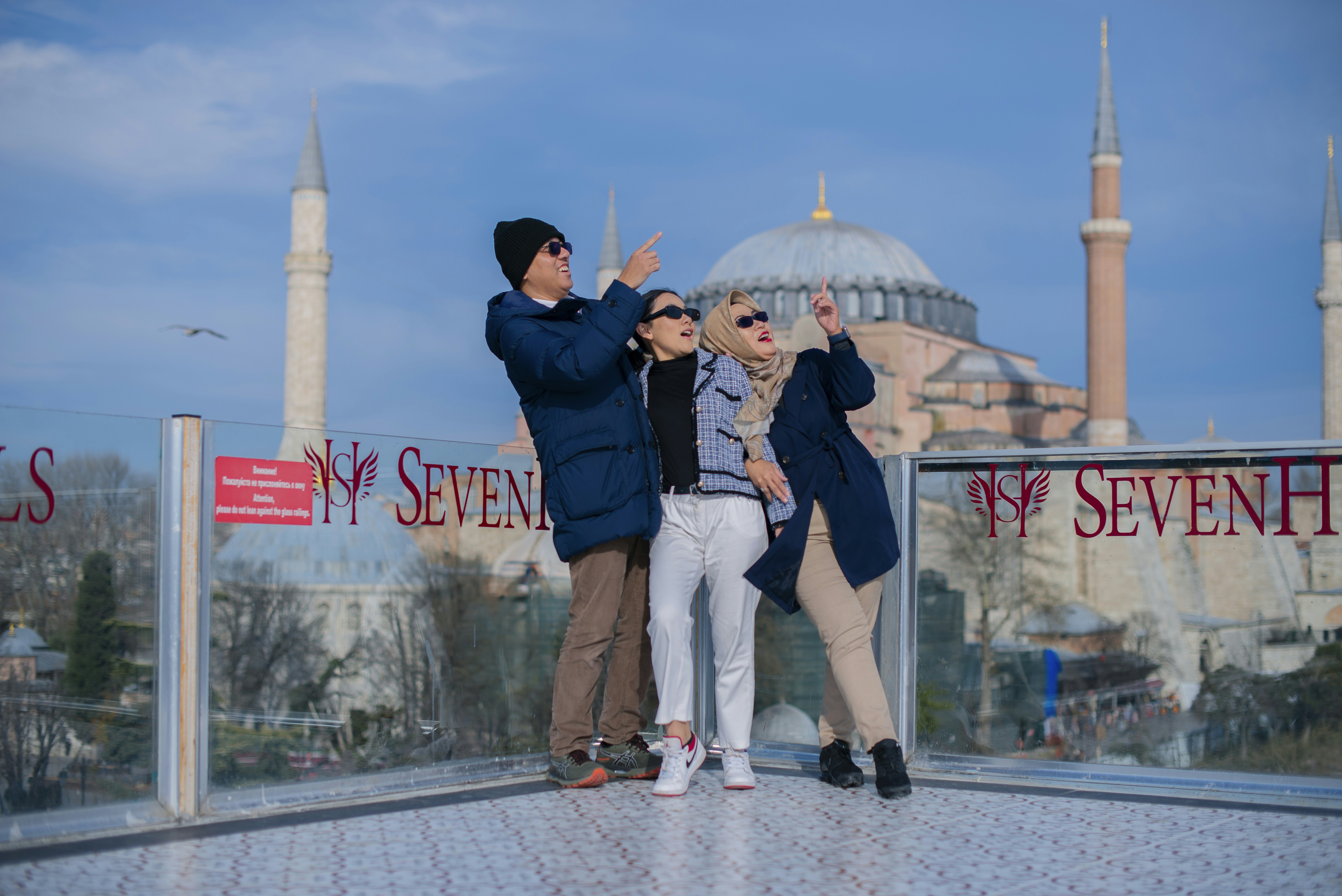 Travel Stylishly: A Guide on How to Dress Appropriately While Traveling in Turkey