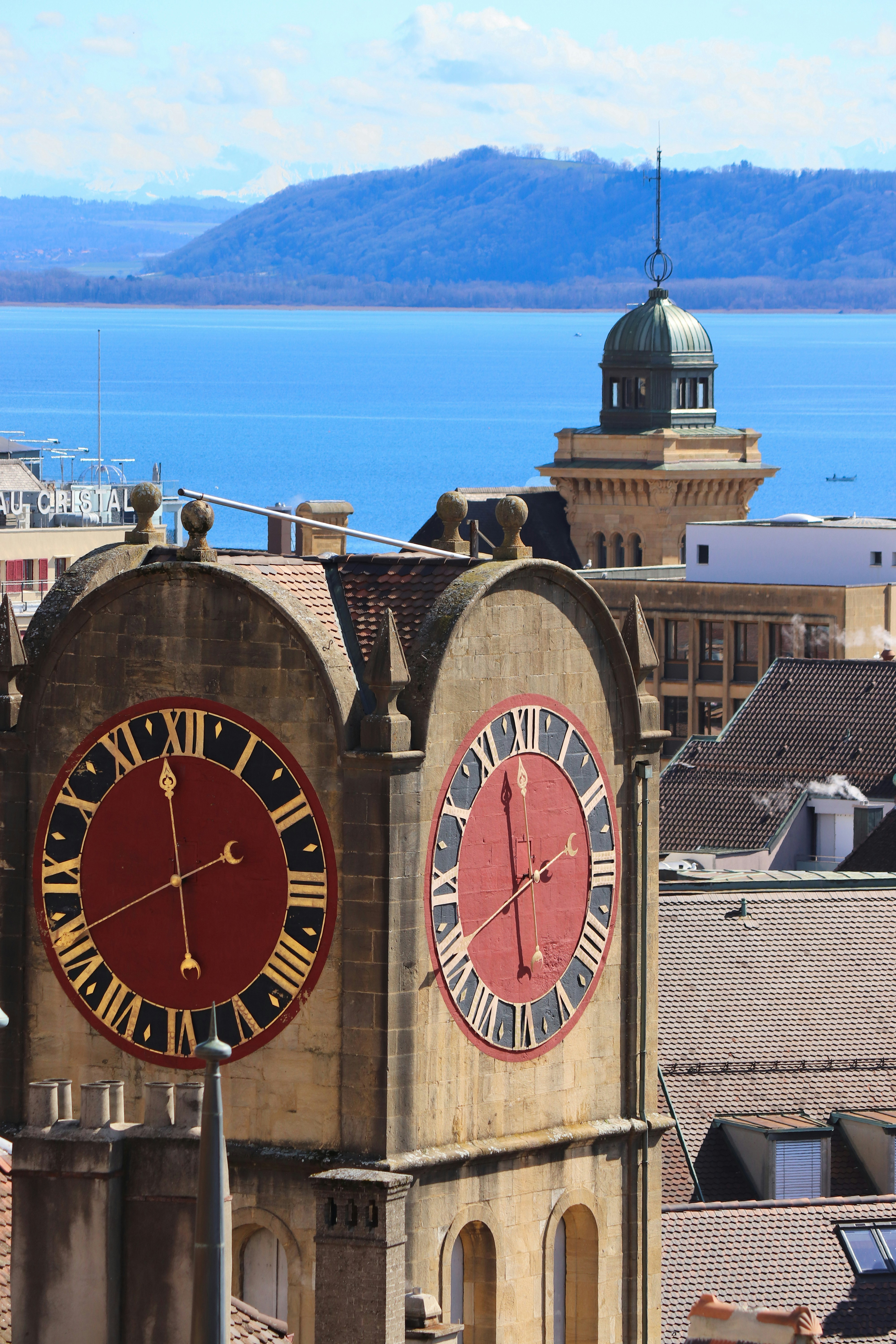 Vue de Neuchâtel et du lac