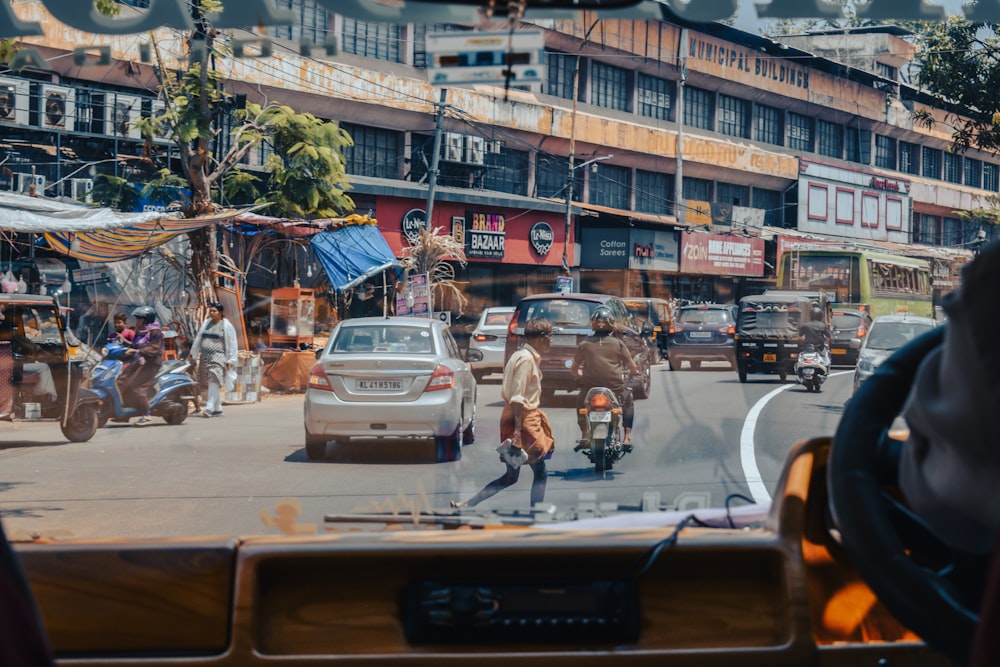 a city street filled with lots of traffic