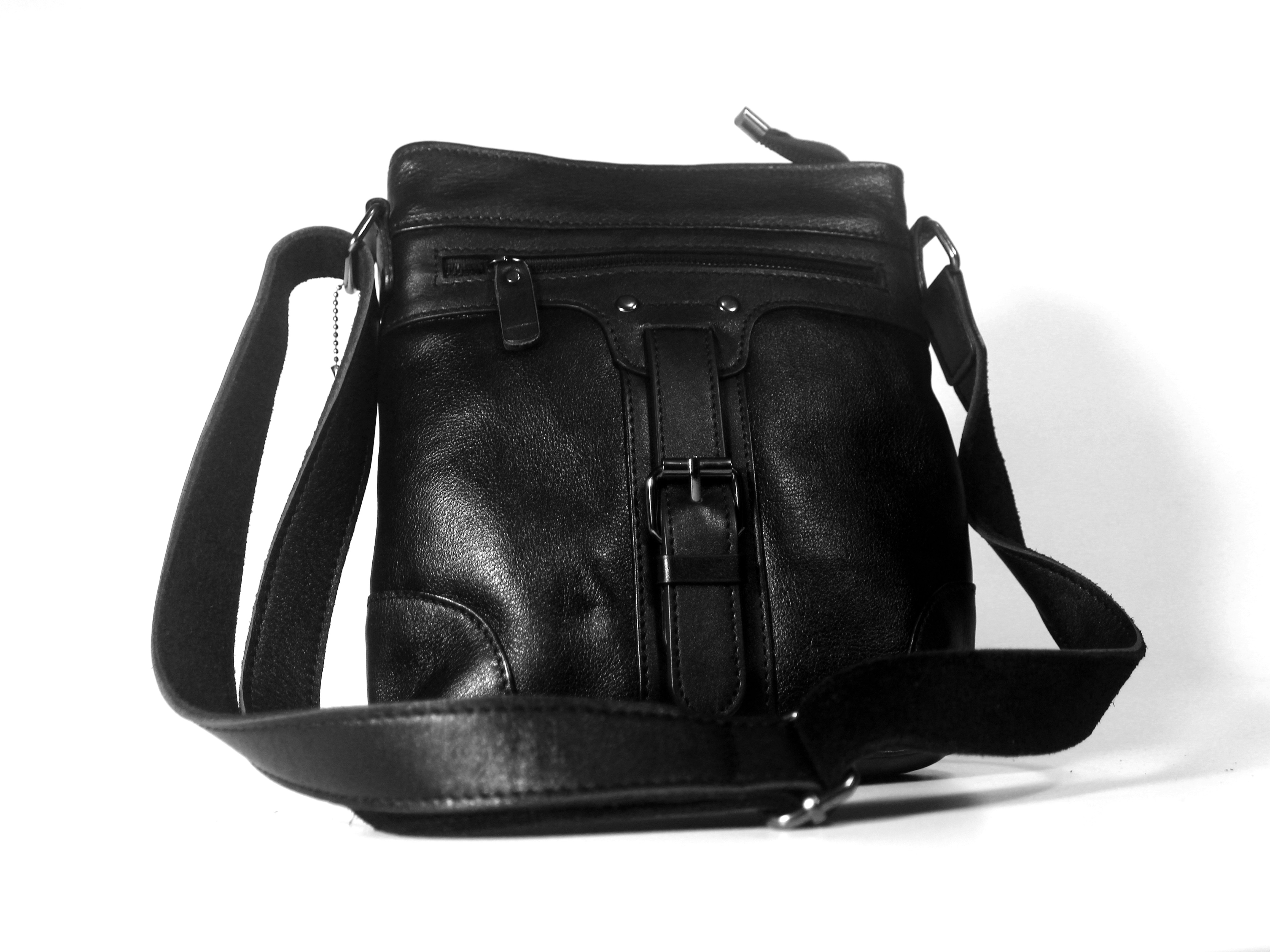 The Shoulder Bag Comeback: A Staple in Women’s Fashion