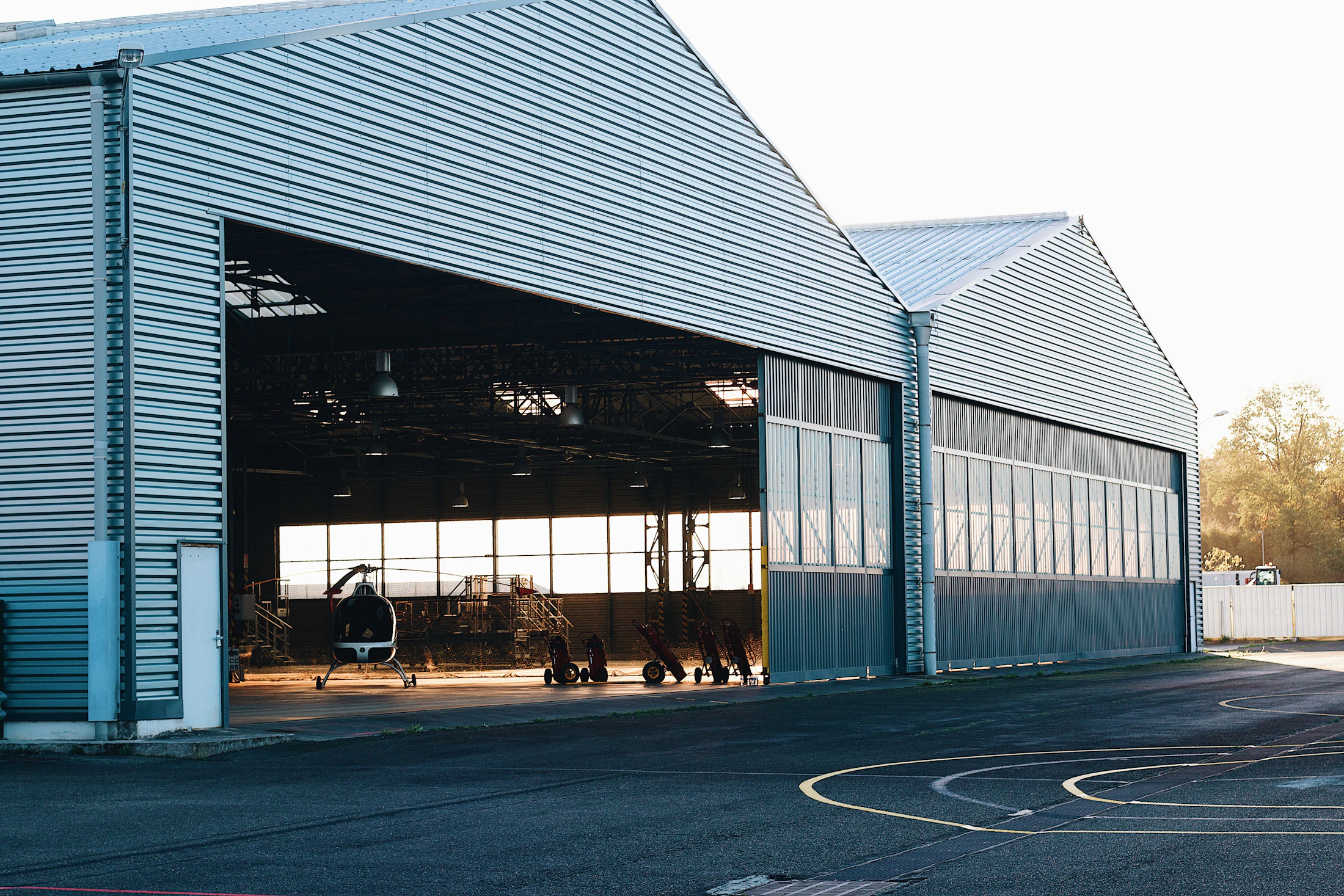Bulk distribution warehouse building