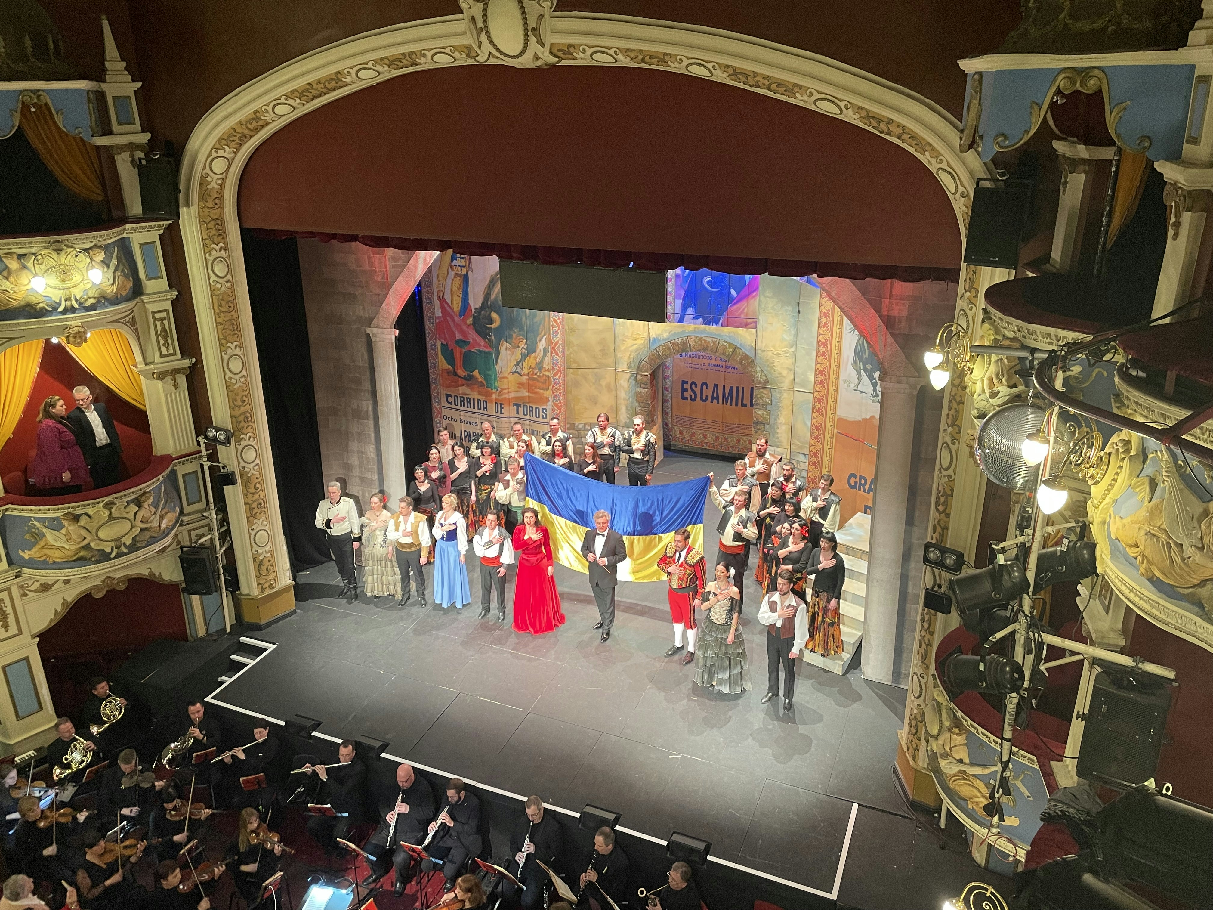 Participação em Grupos de Teatro Amador e Expressão Corporal na Maturidade