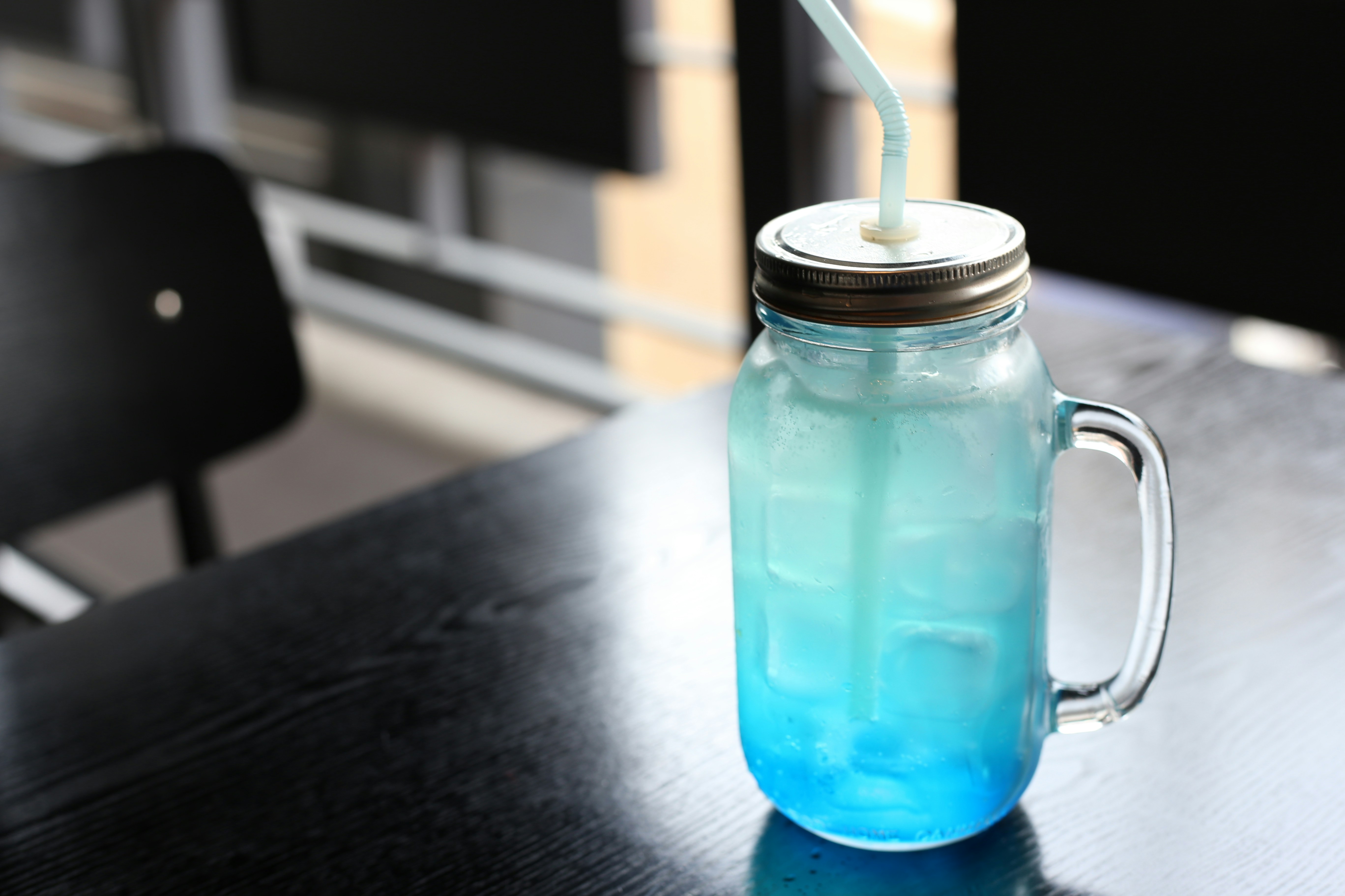 El azul que cambiará la comida: de las algas al plato