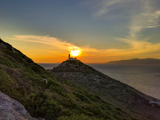 A serene view of the Cellular Jail bathed in soft evening light, blending history with tranquility.